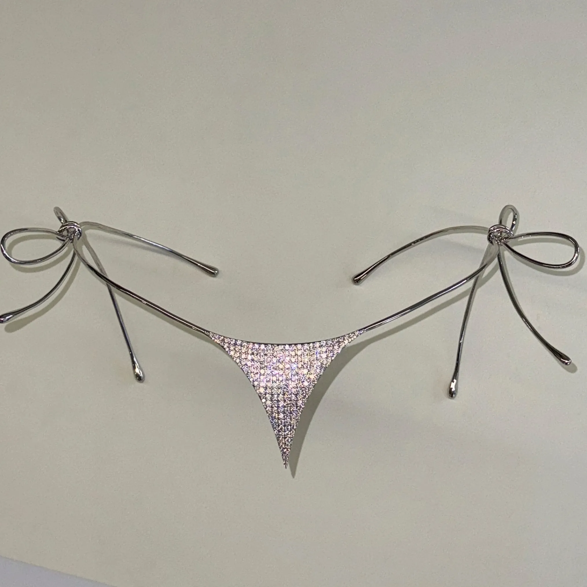 Island / Bowknot Waist Decoration Art Piece