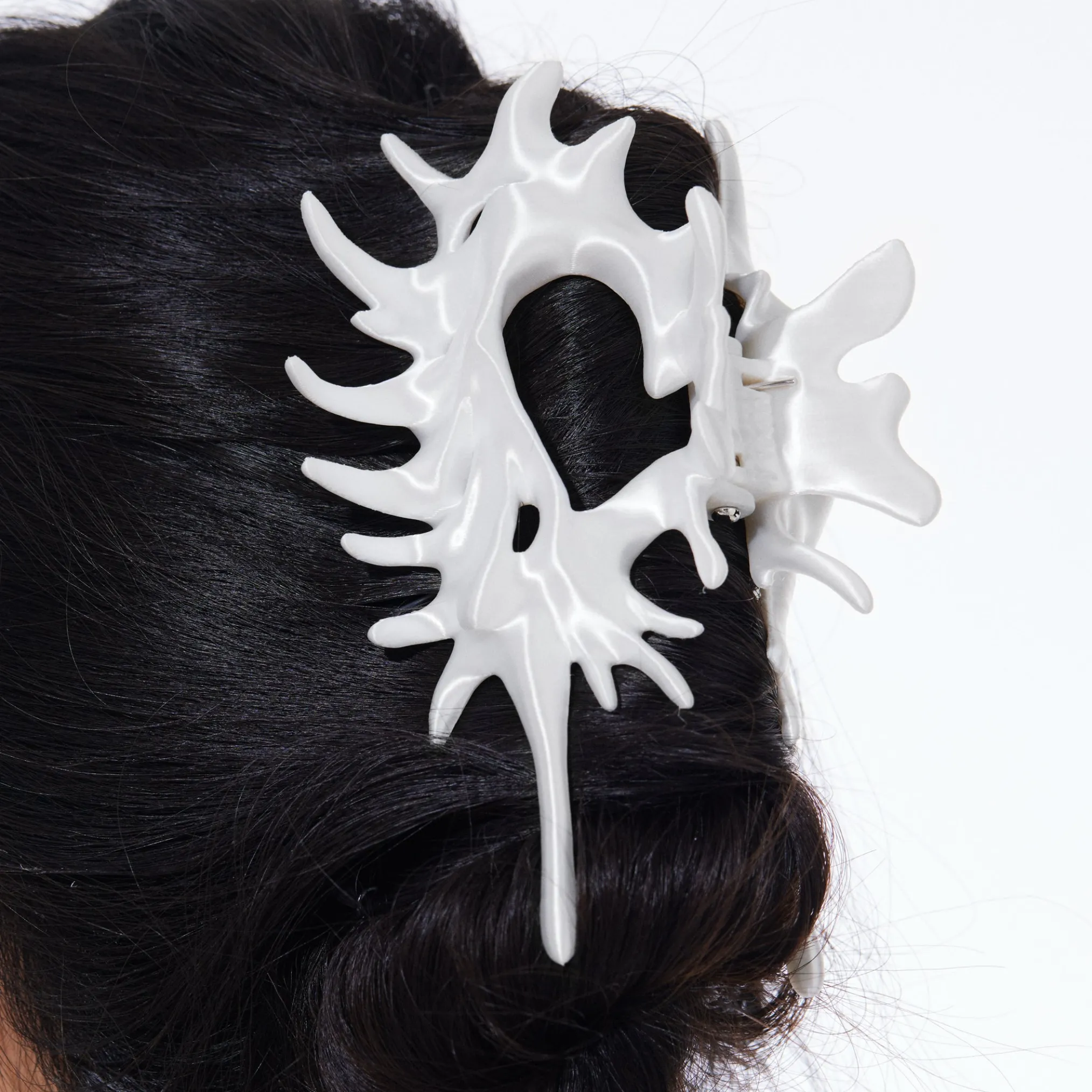 New Material / Silky Conch Hair Claw