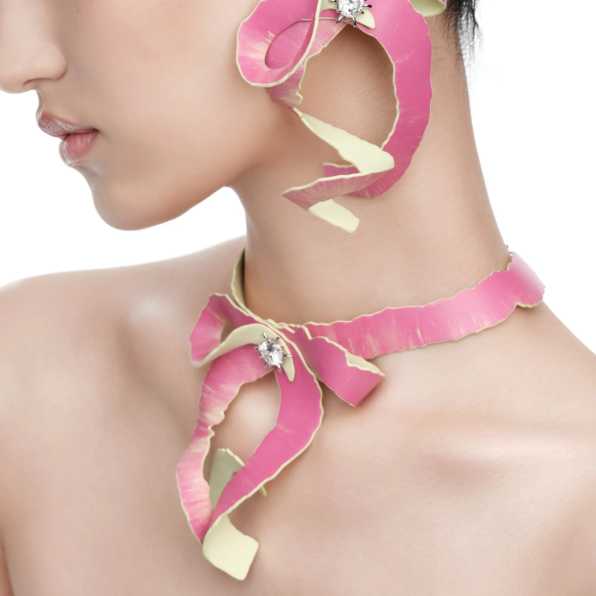 Paradise / Apple Peel Bowknot Necklace