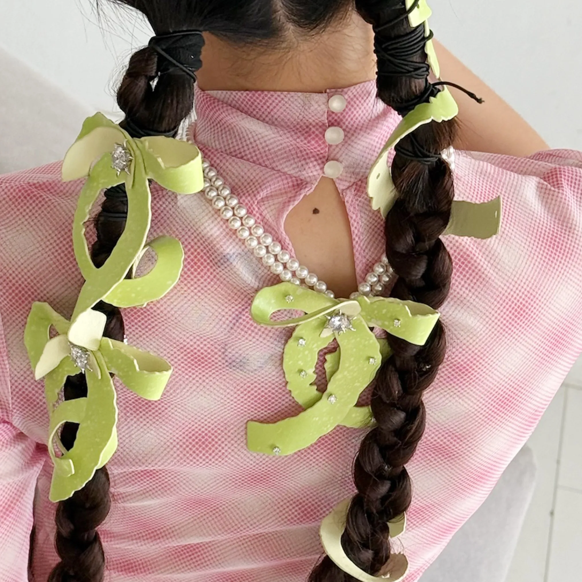 Paradise / Apple Peel Bow Pearl Necklace