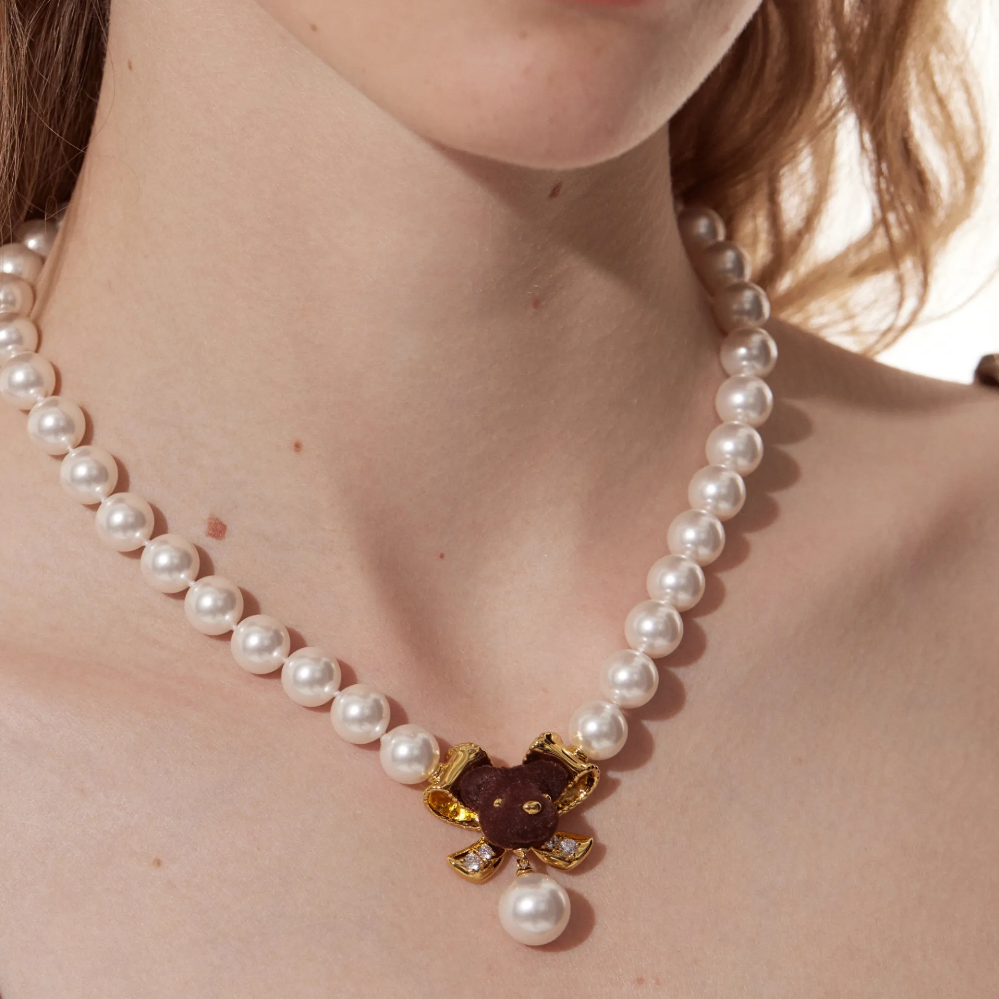 Paradise / Bear Head Bow Pearl Necklace