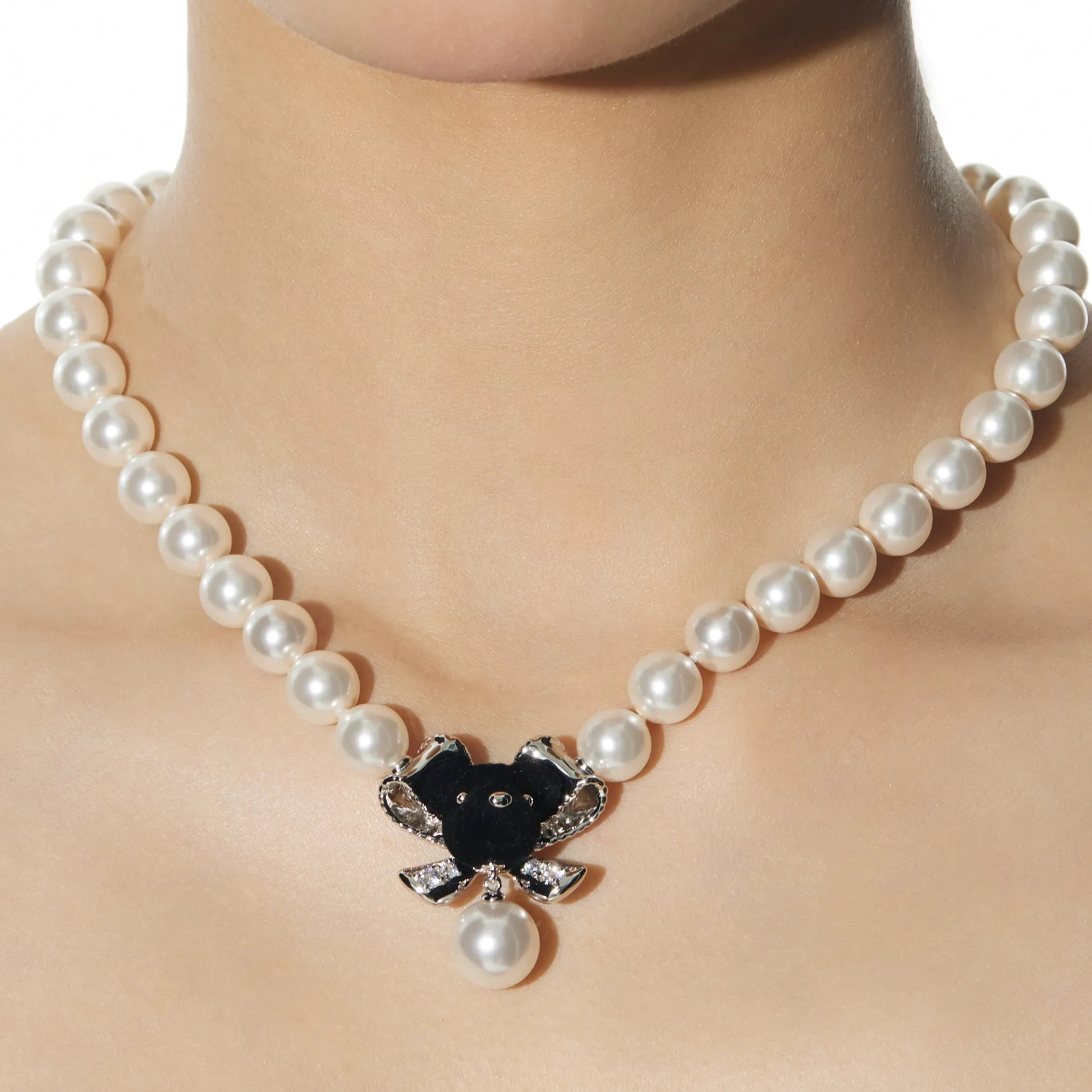 Paradise / Bear Head Bow Pearl Necklace
