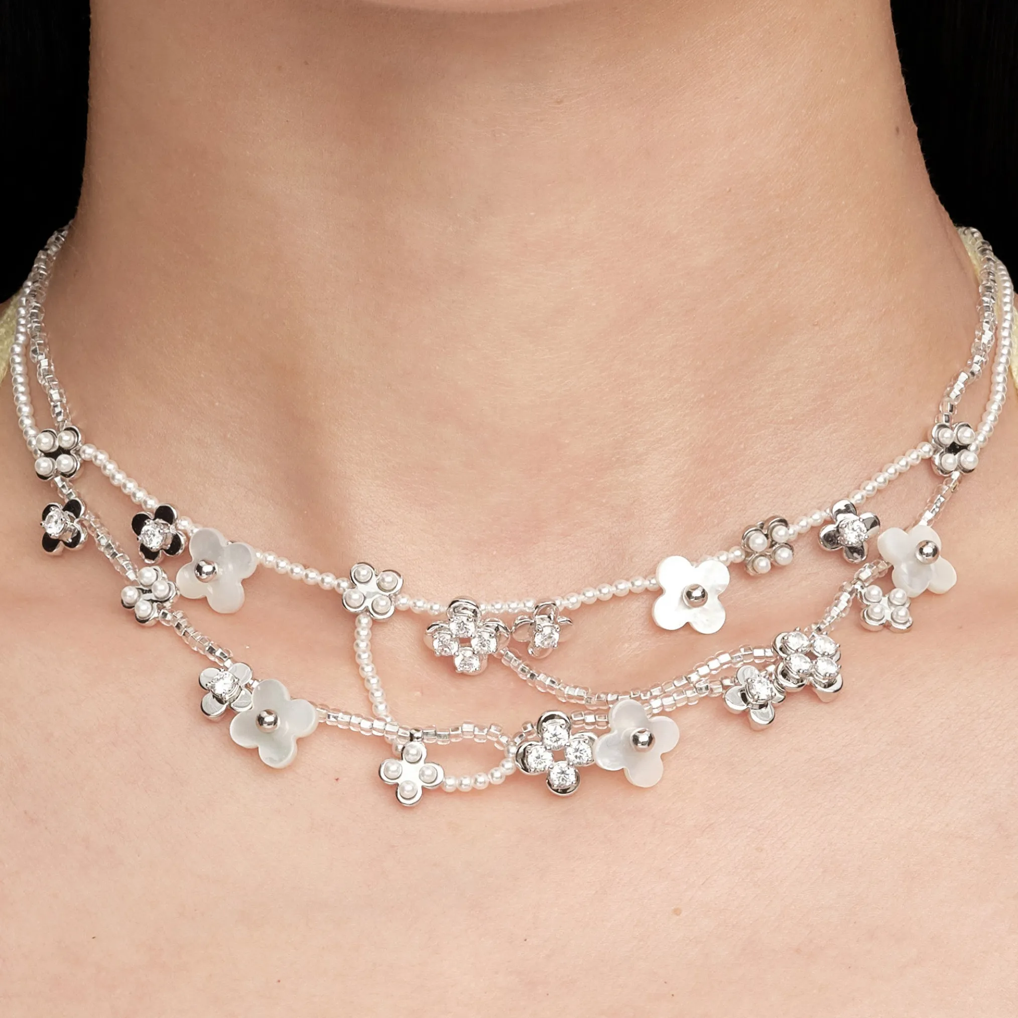 Paradise / Cross Flower Nacre Layers Necklace