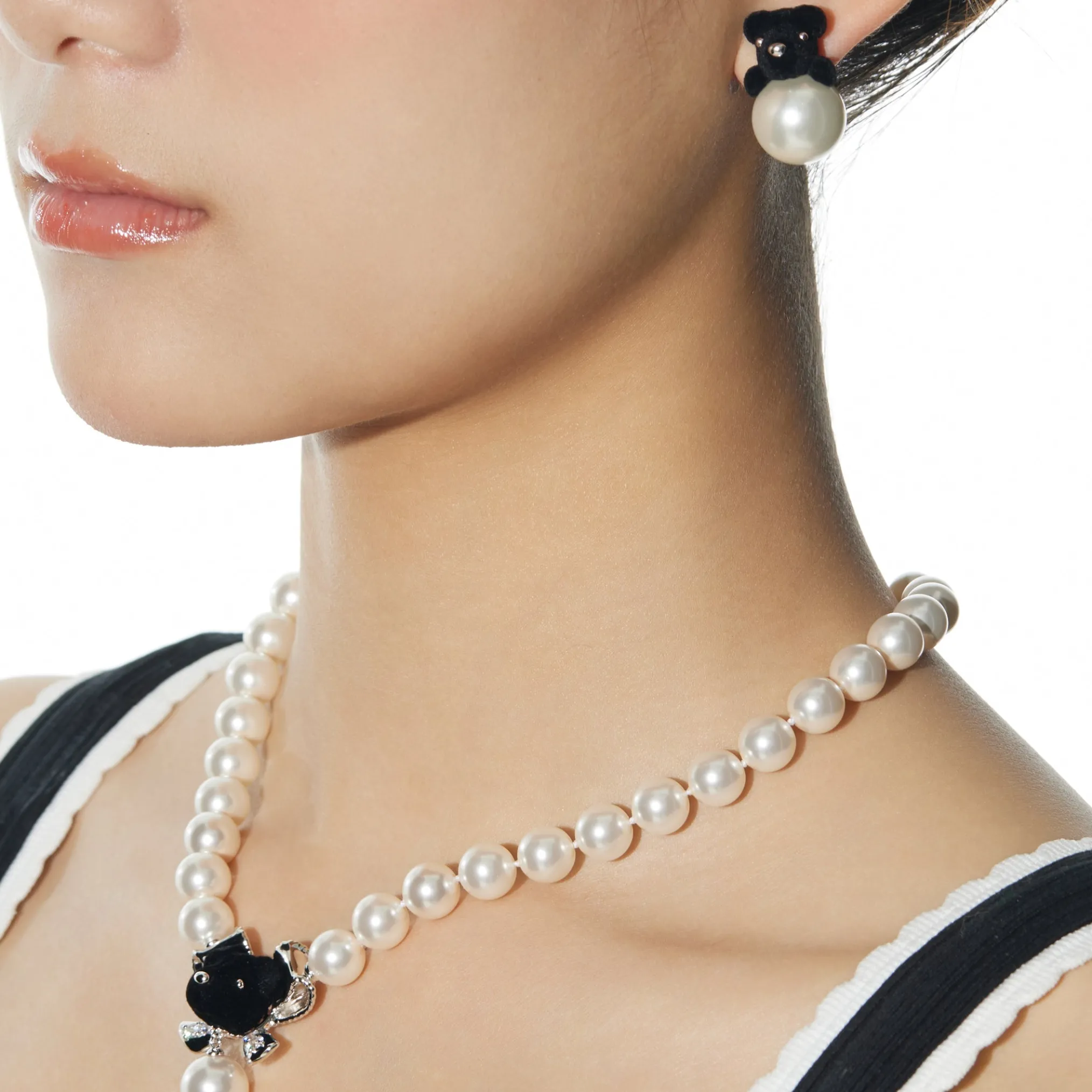 Paradise / Flocked Bear Pearl Earrings