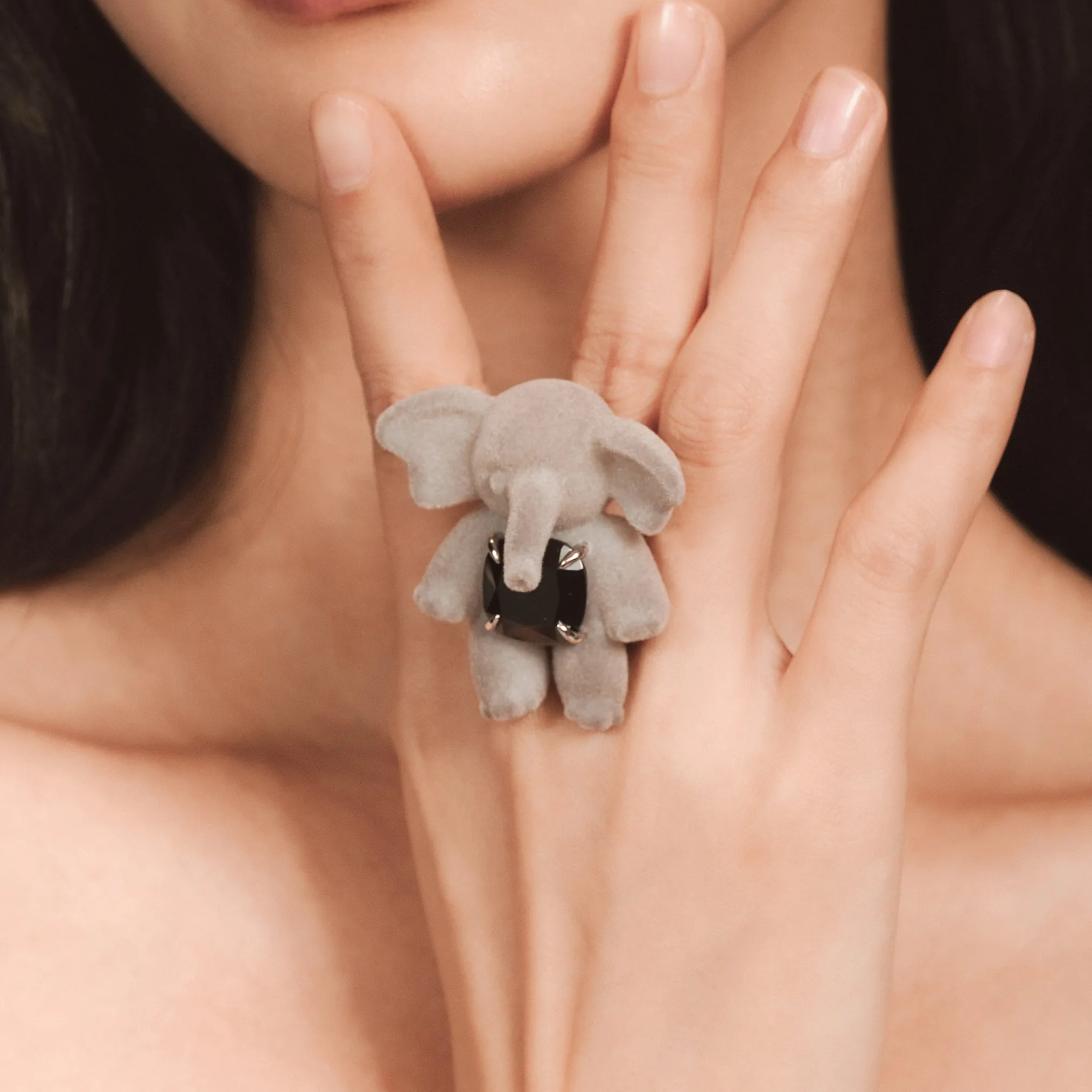 Paradise / Gemstone Elephant Ring