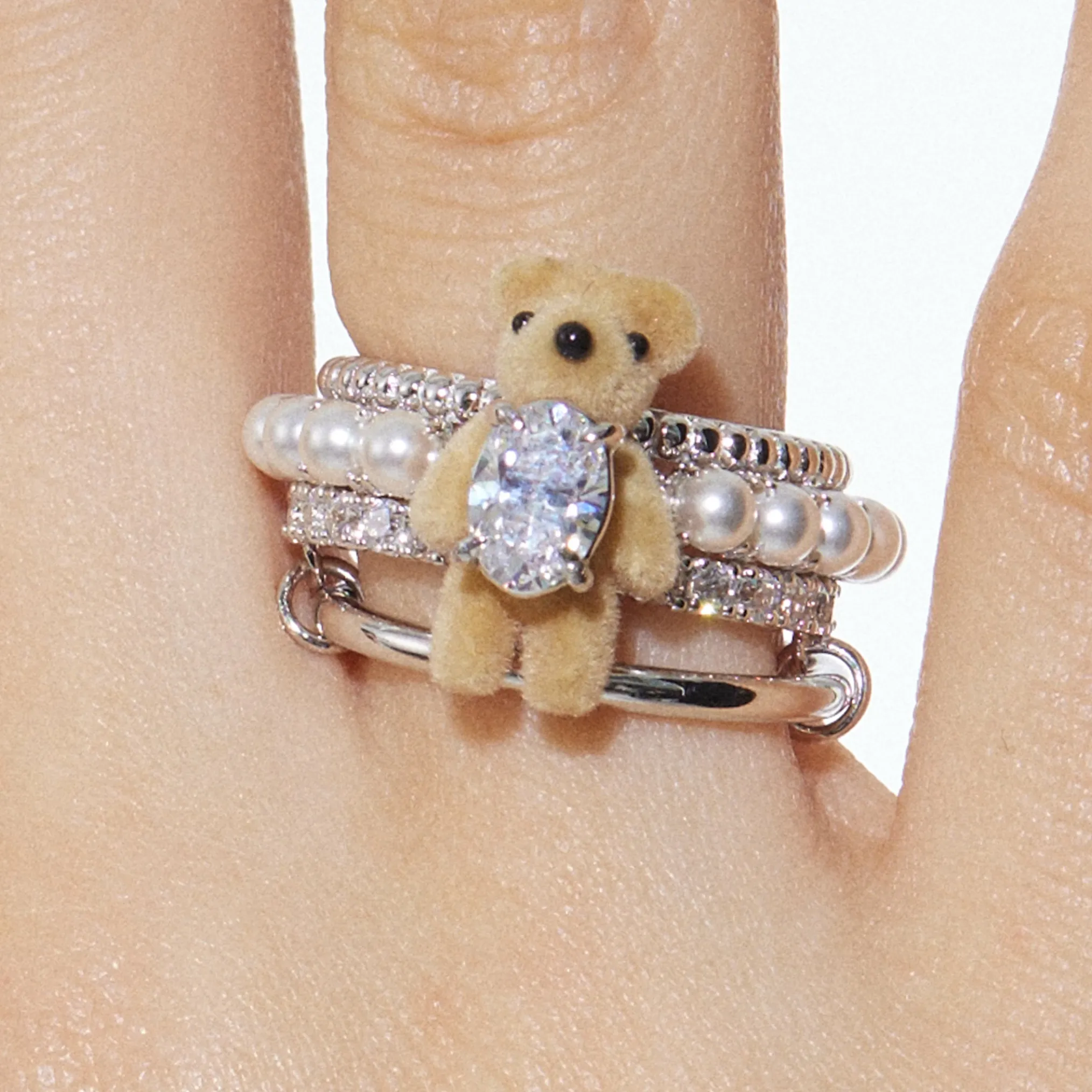 Paradise / Mini Flocked Bear Layers Pearl Ring