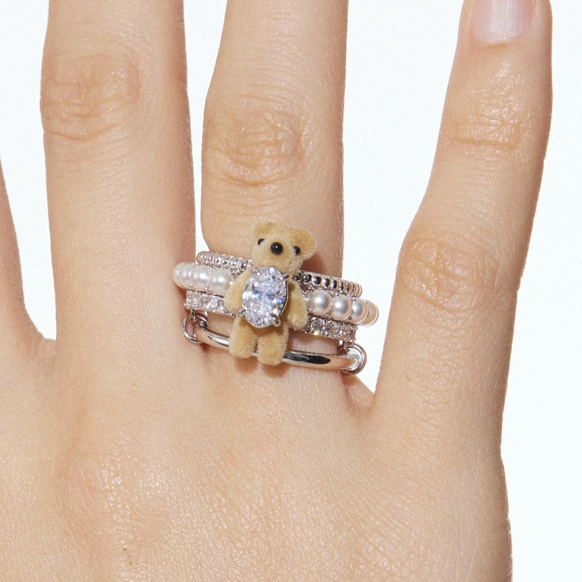 Paradise / Mini Flocked Bear Layers Pearl Ring