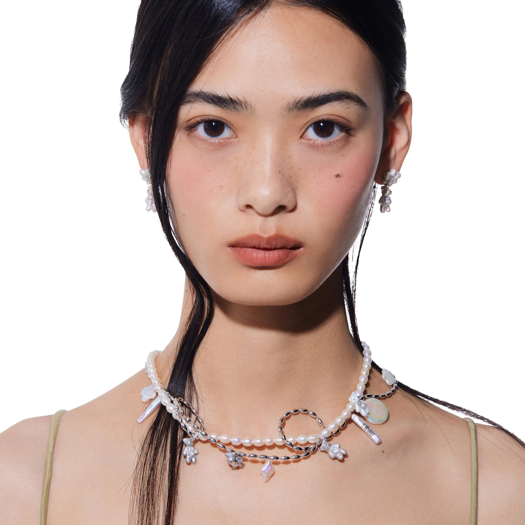 Paradise / Mini Pearlescent Bear Layers Necklace