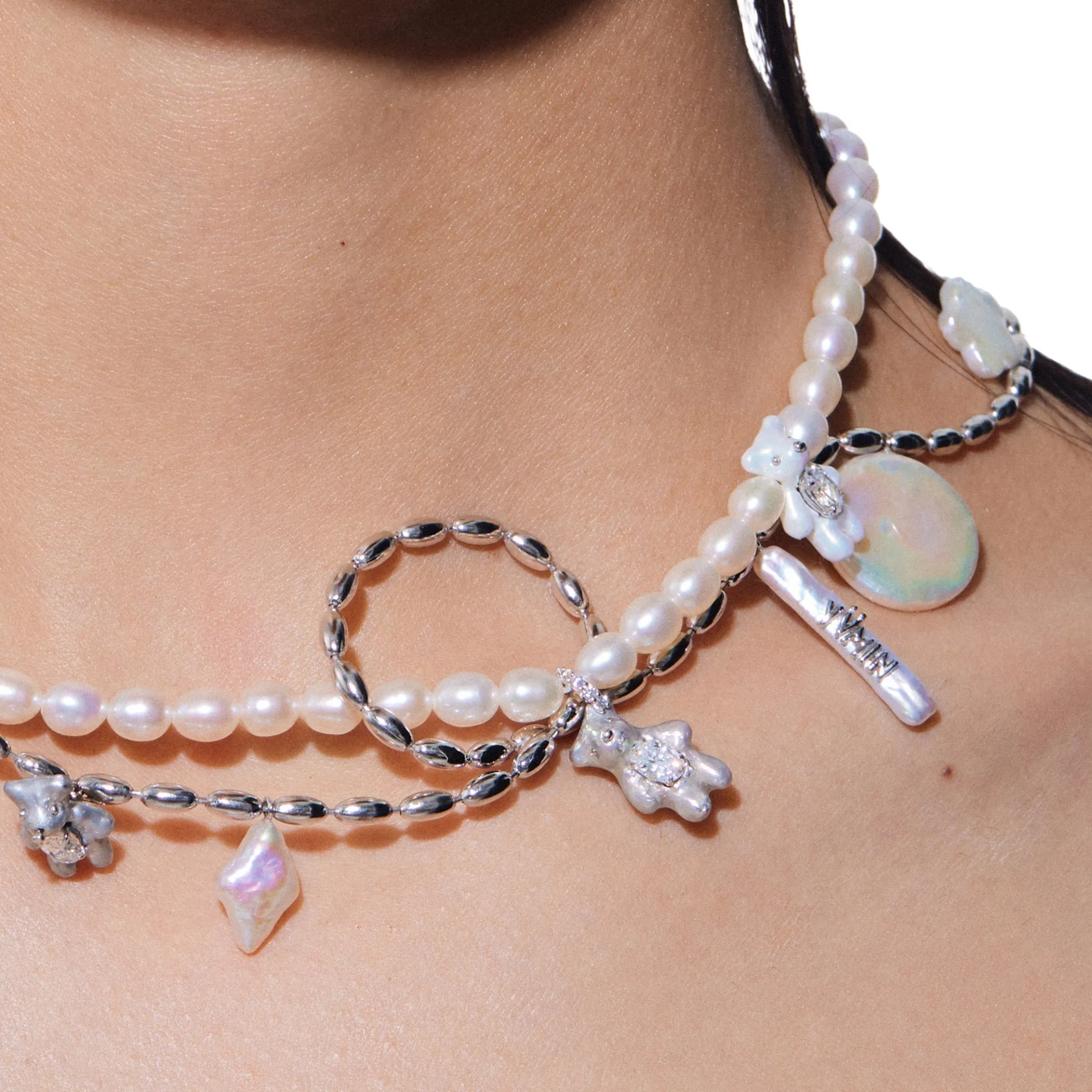 Paradise / Mini Pearlescent Bear Layers Necklace