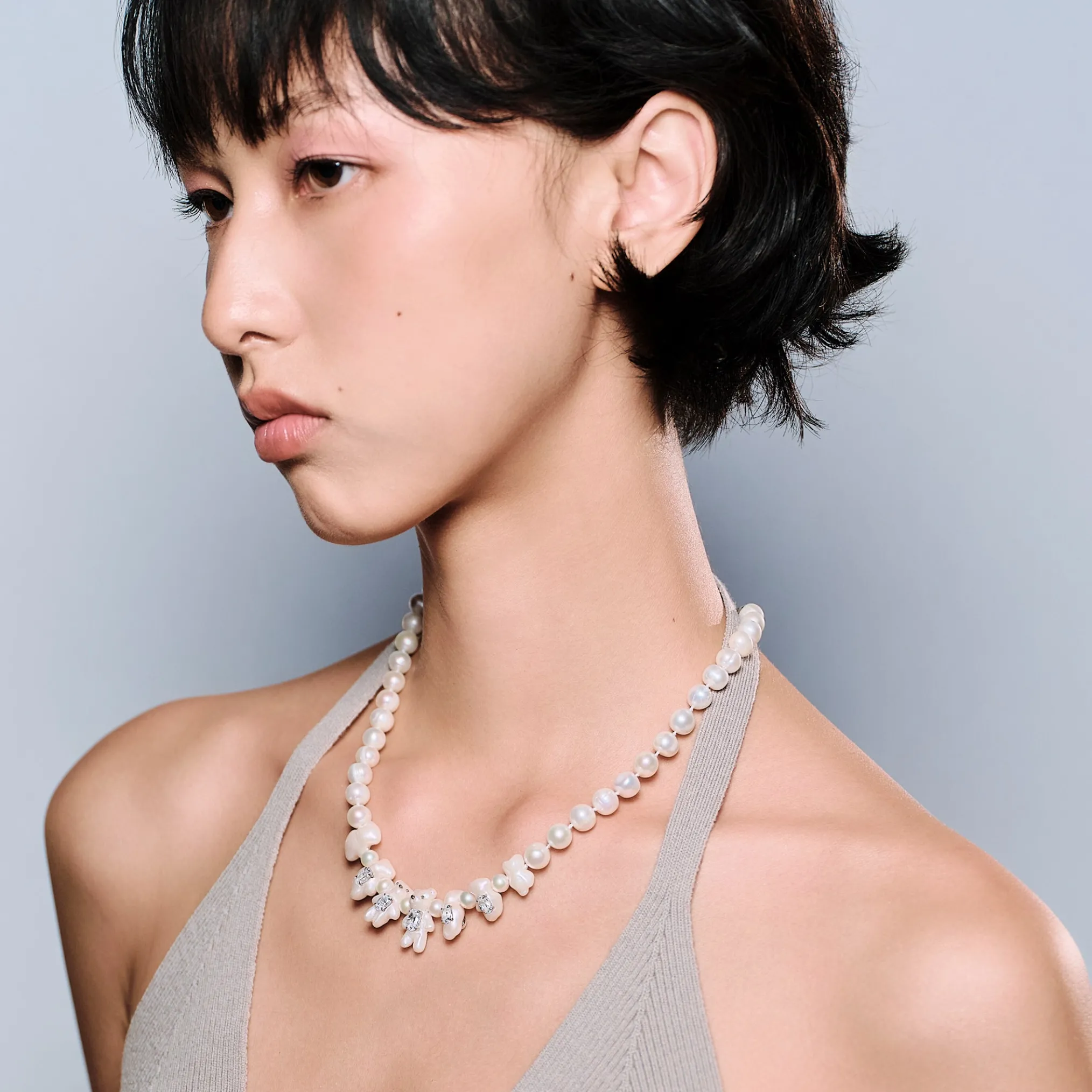 Paradise / Mini Pearlescent Bear Pearl Necklace