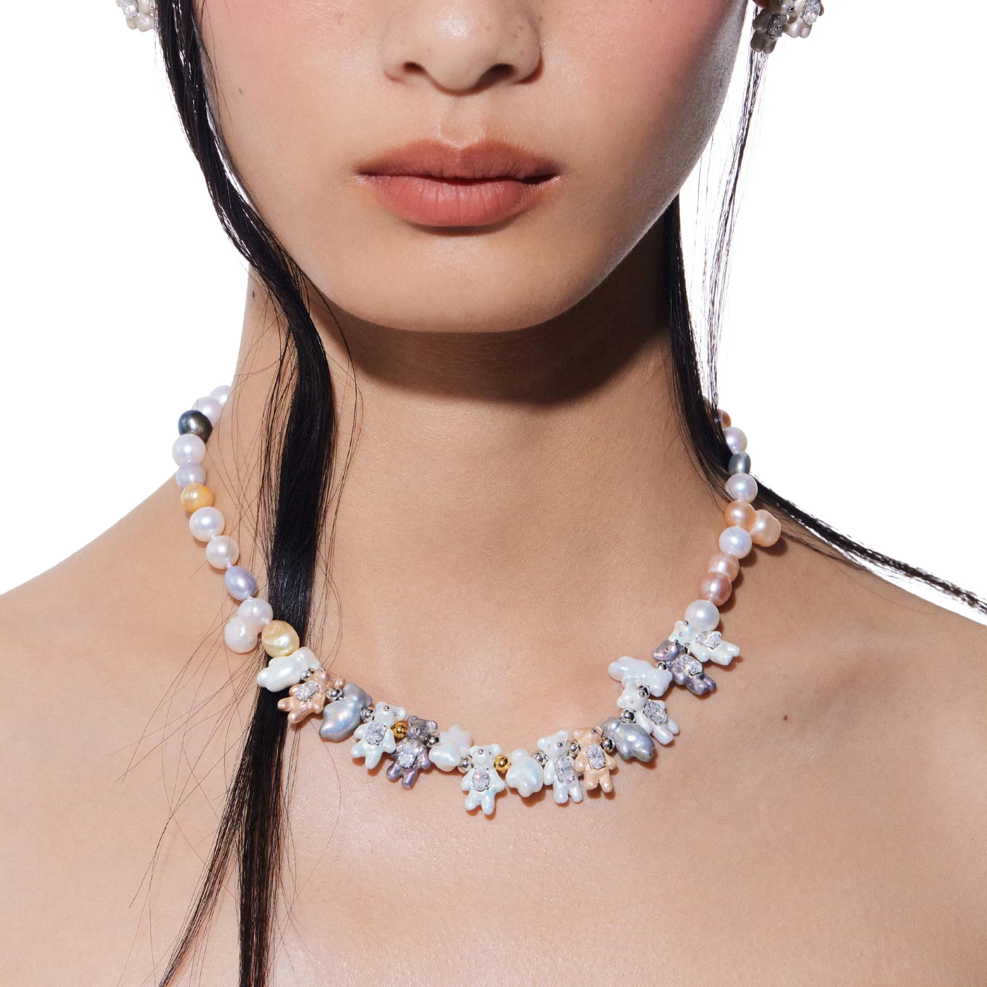 Paradise / Mini Pearlescent Bear Pearl Necklace