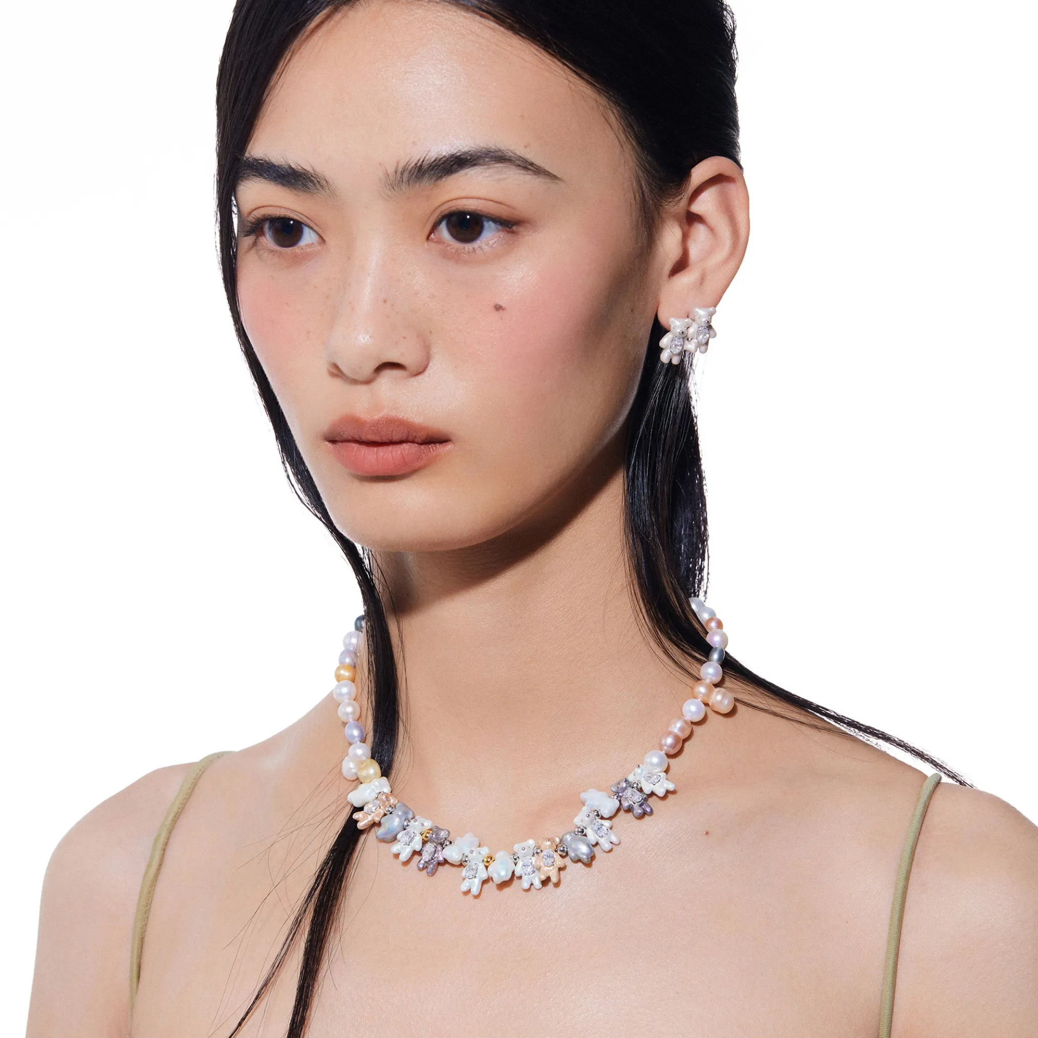 Paradise / Mini Pearlescent Bear Pearl Necklace