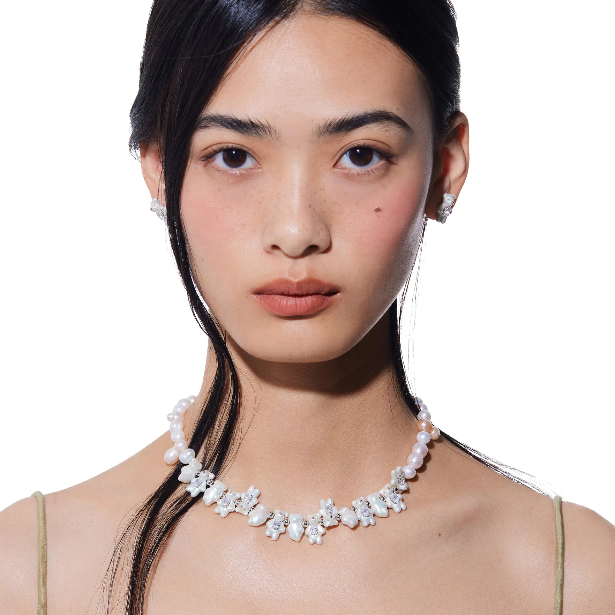 Paradise / Mini Pearlescent Bear Pearl Necklace