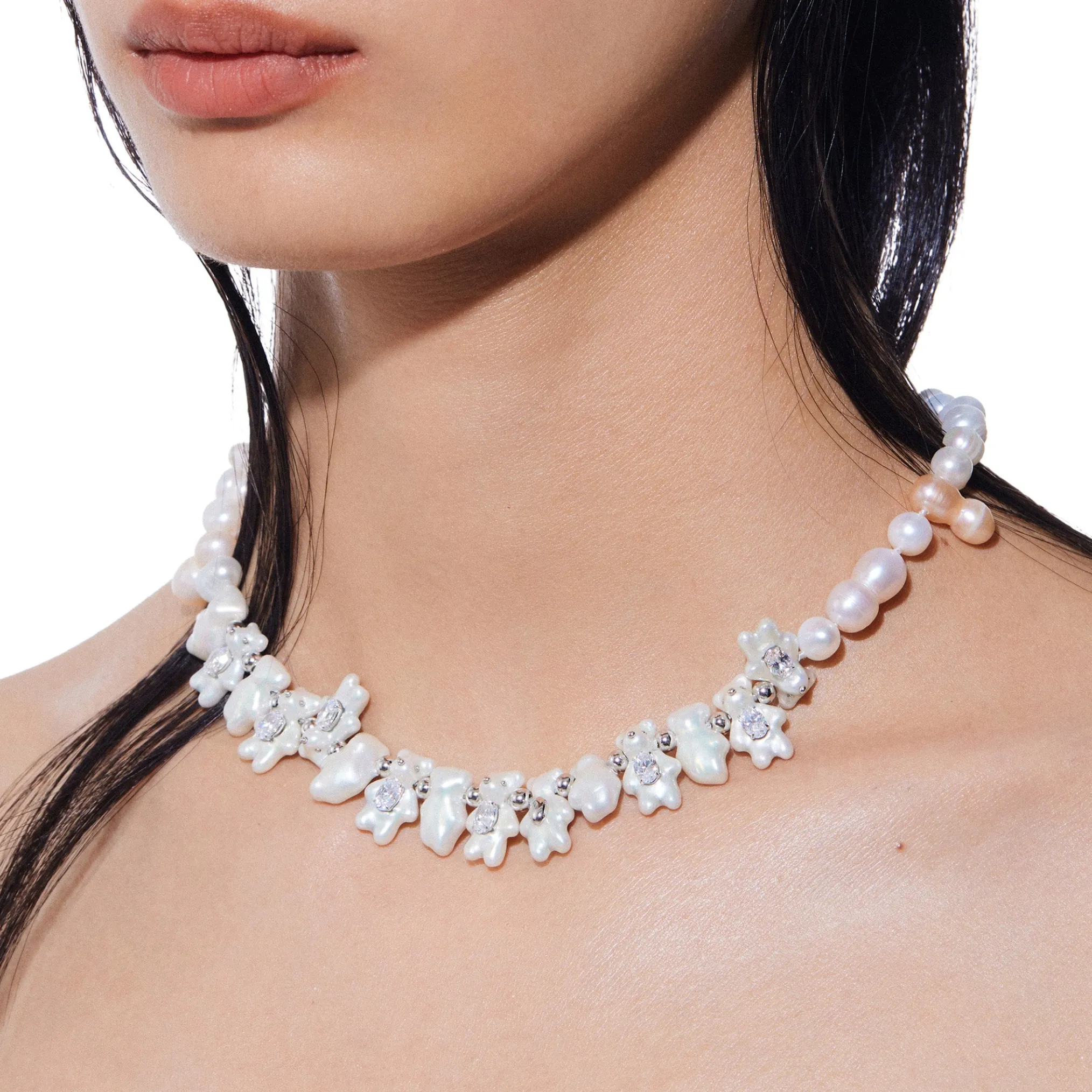 Paradise / Mini Pearlescent Bear Pearl Necklace