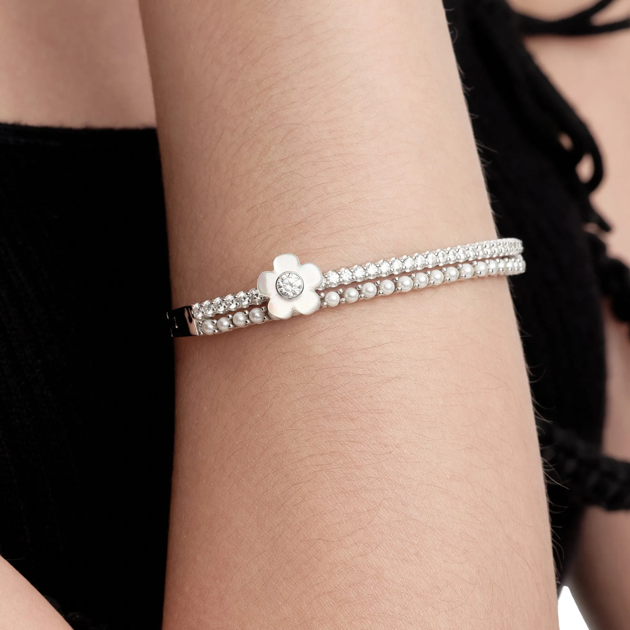 Paradise / Nacre Flower Double Layer Bracelet