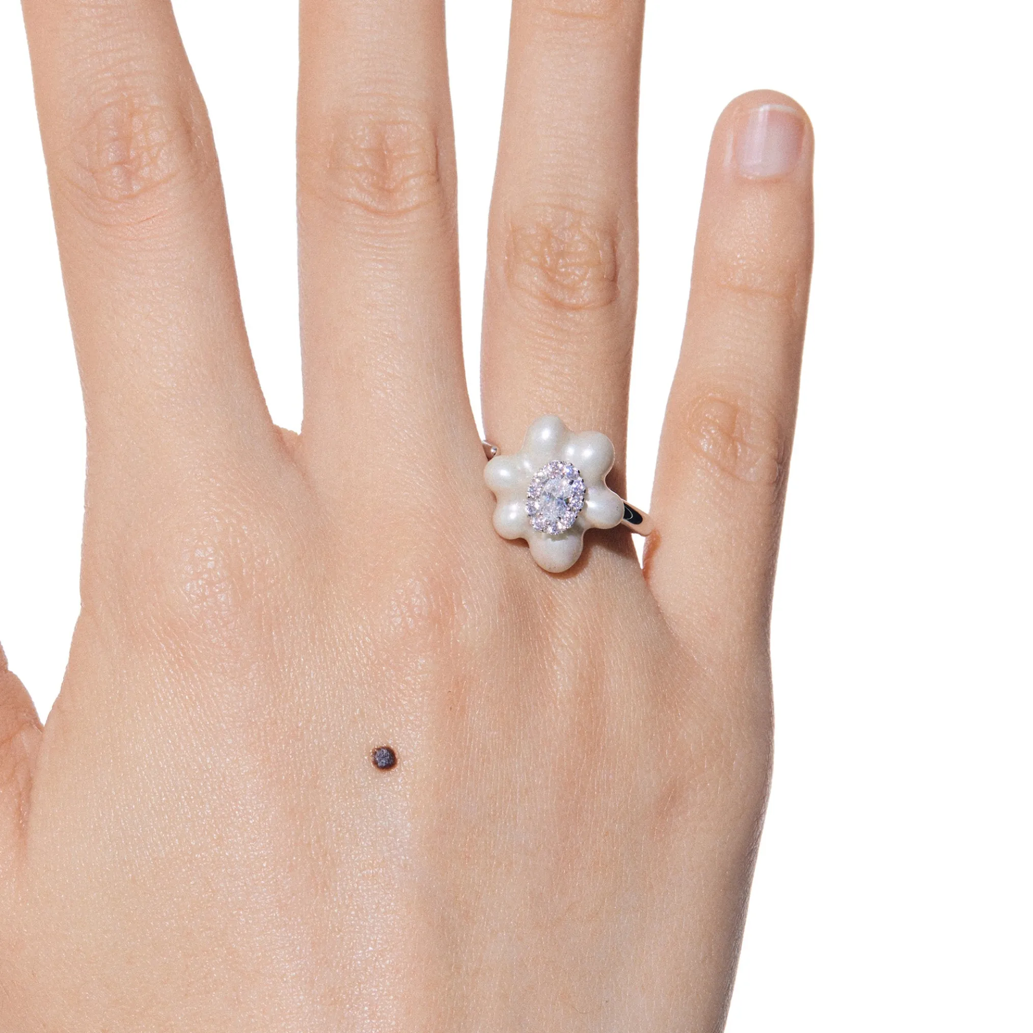 Paradise / Pearlescent Flower Ring