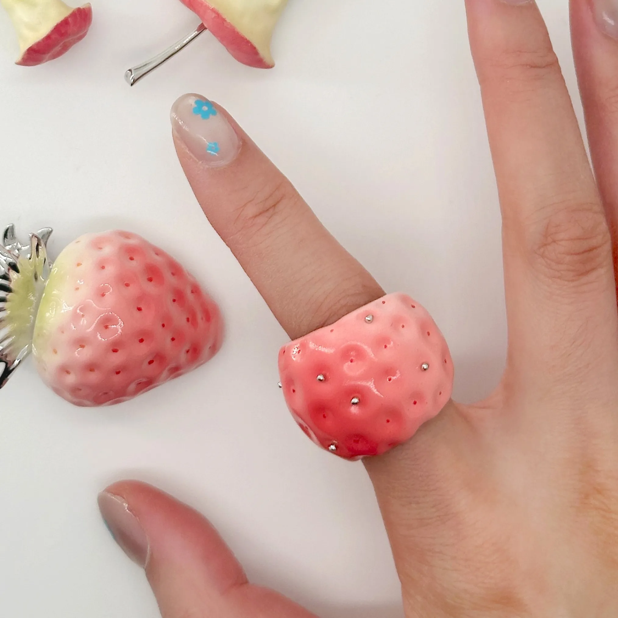 Paradise / Strawberry Fruit Ring