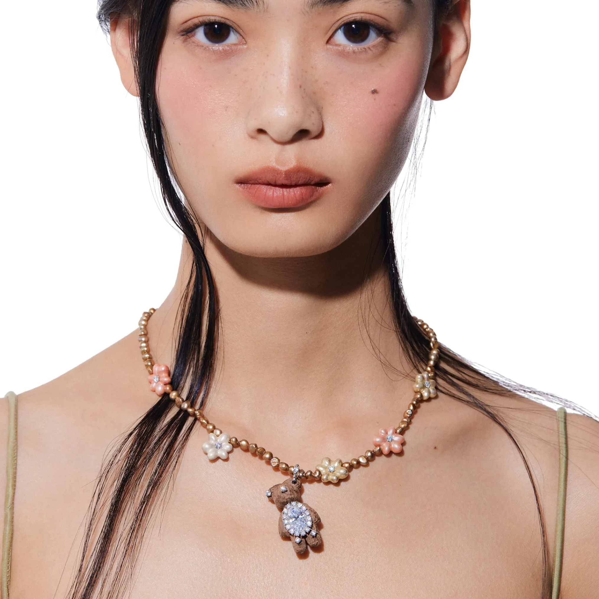 Paradise / Wooden Bear Pearl Flower Necklace