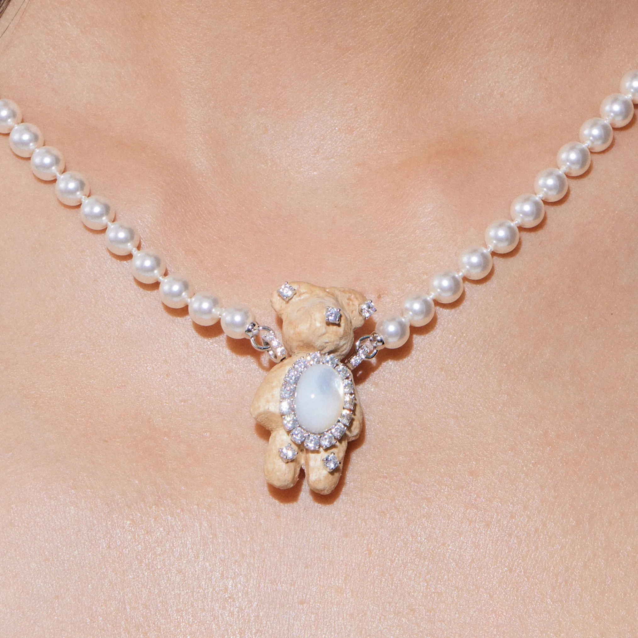 Paradise / Wooden Bear Pearl Necklace