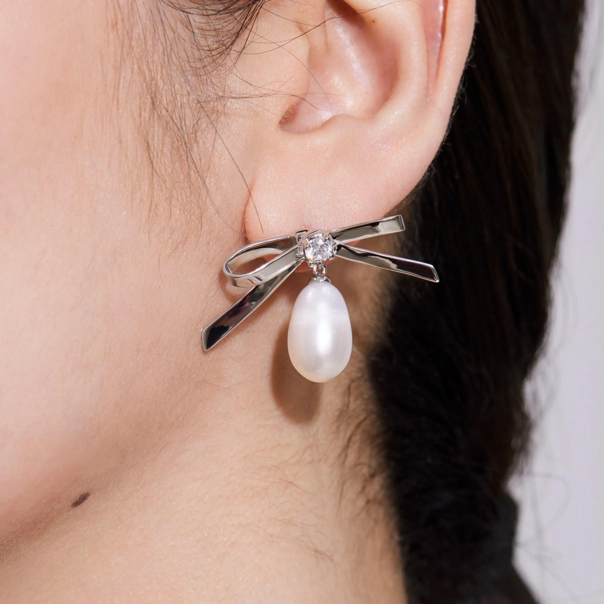Ripple / Bowknot Drop Pearl Earring