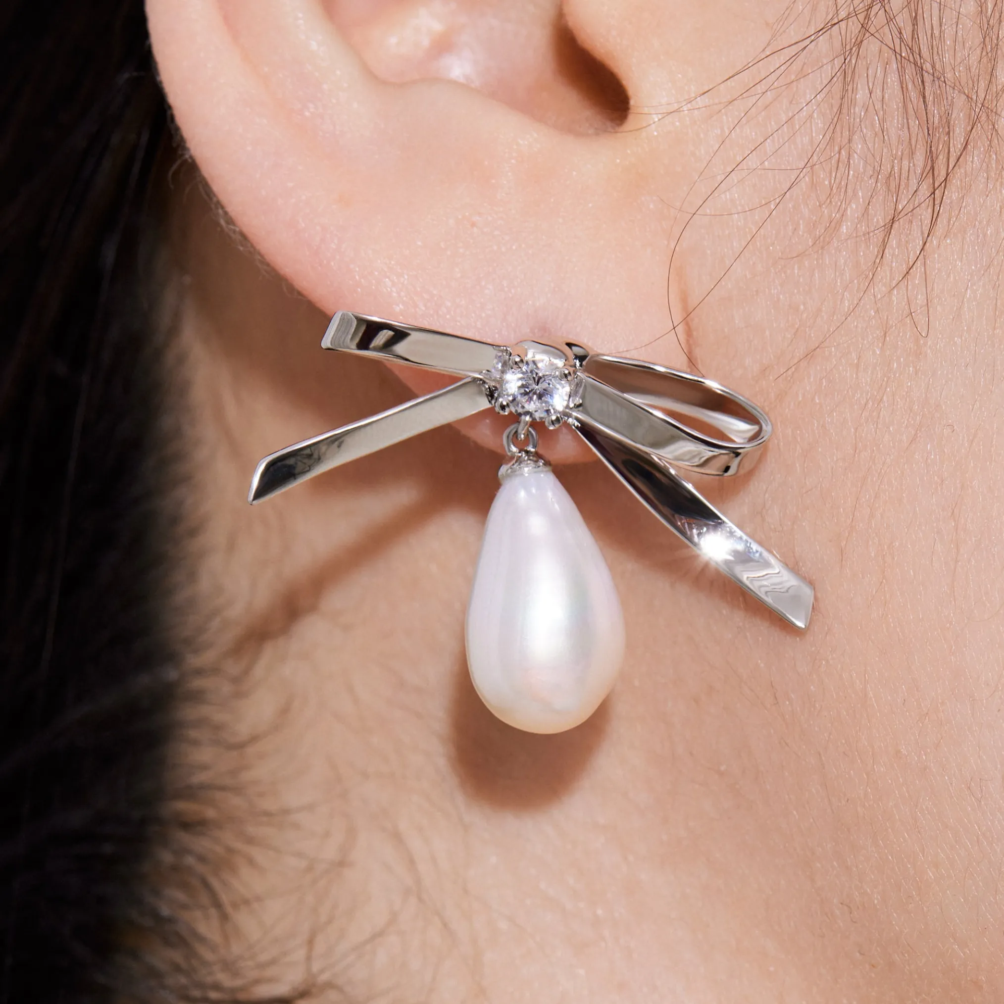 Ripple / Bowknot Drop Pearl Earring