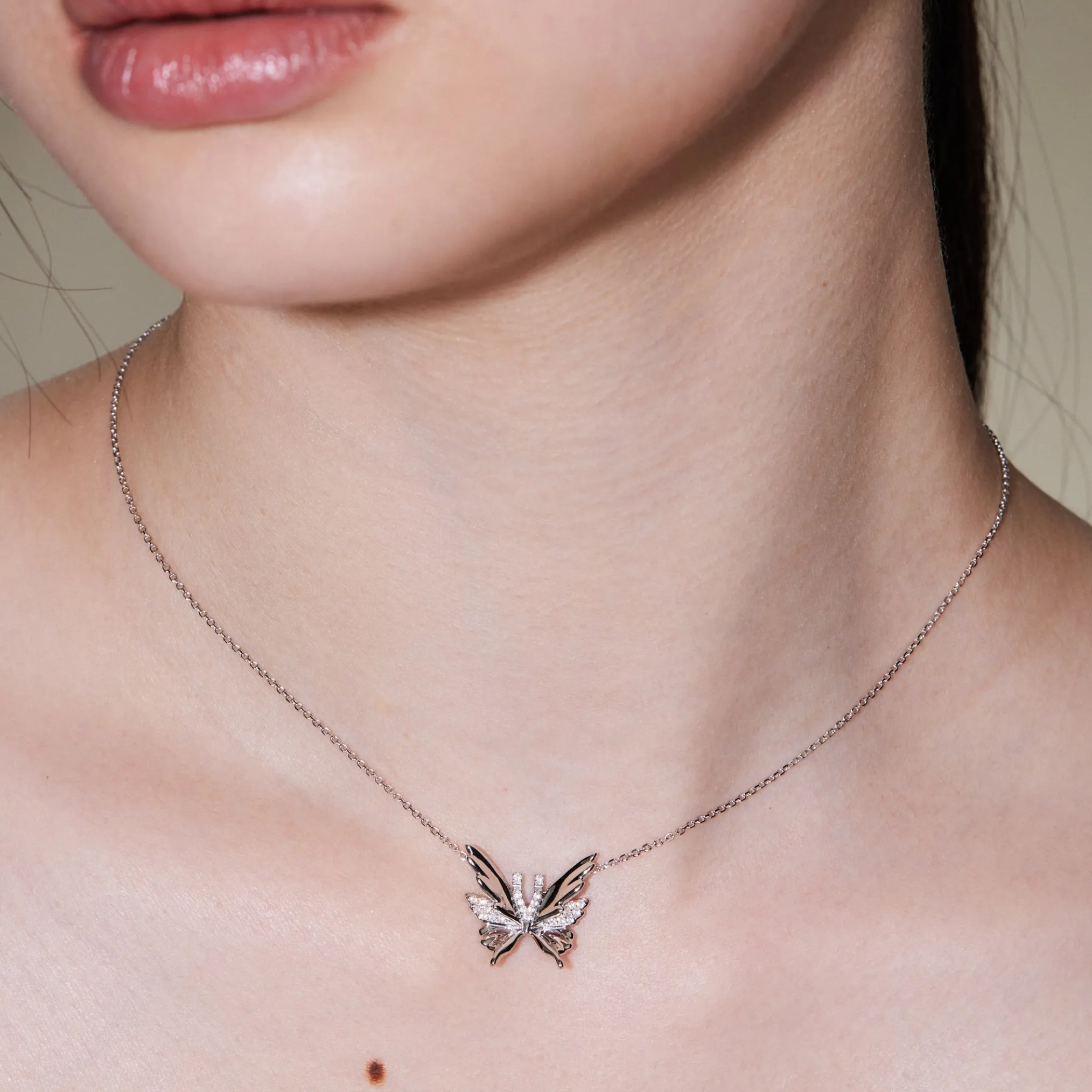 Ripple / Butterfly Shell Gemstone Necklace