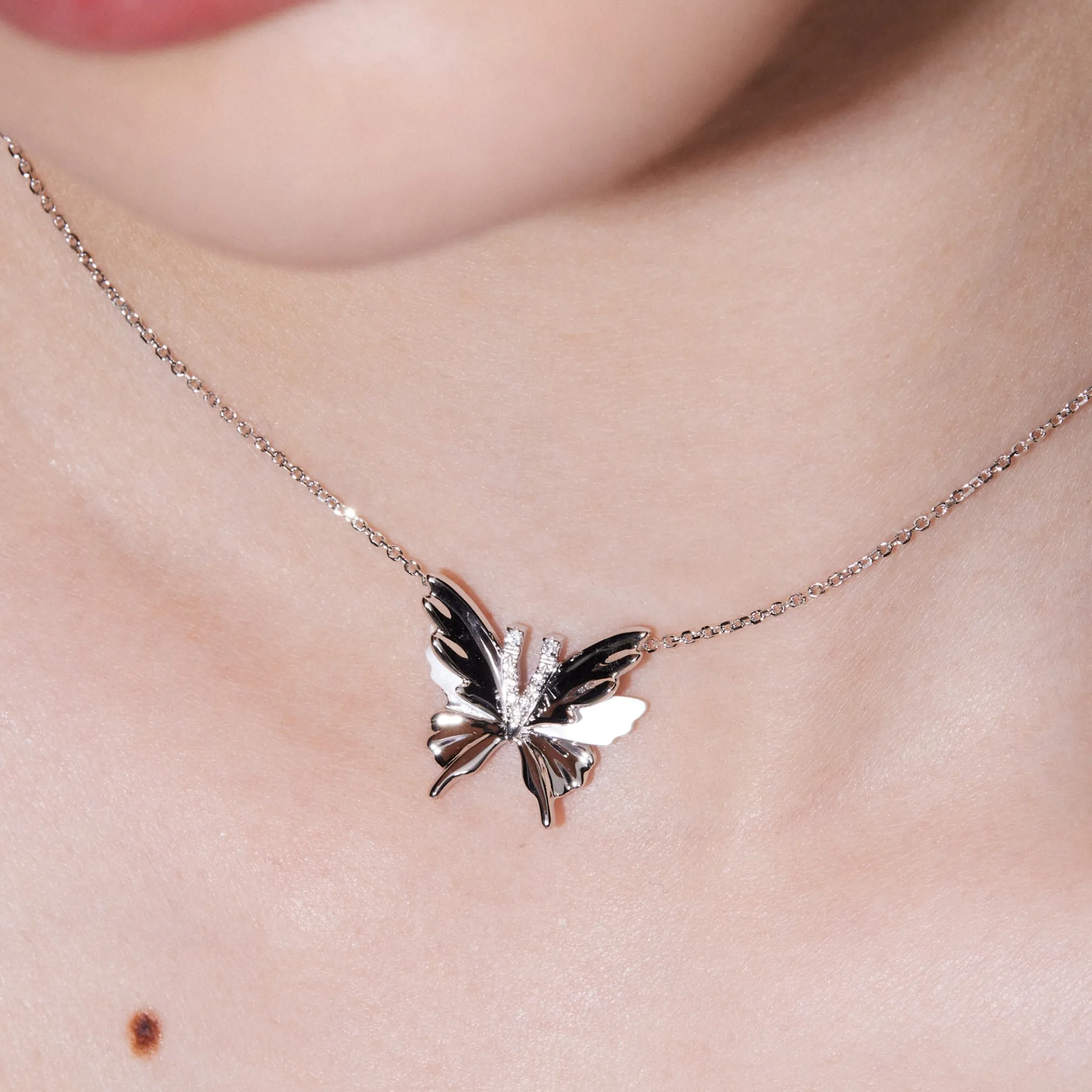 Ripple / Butterfly Shell Gemstone Necklace