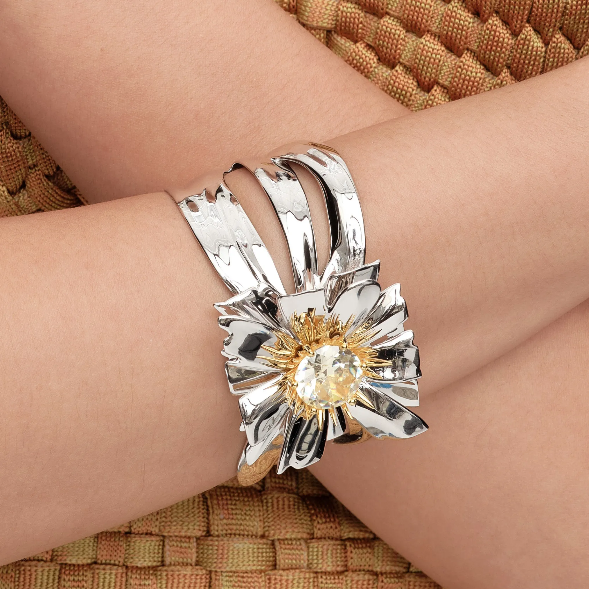 Ripple / Large Square Flower Bracelet