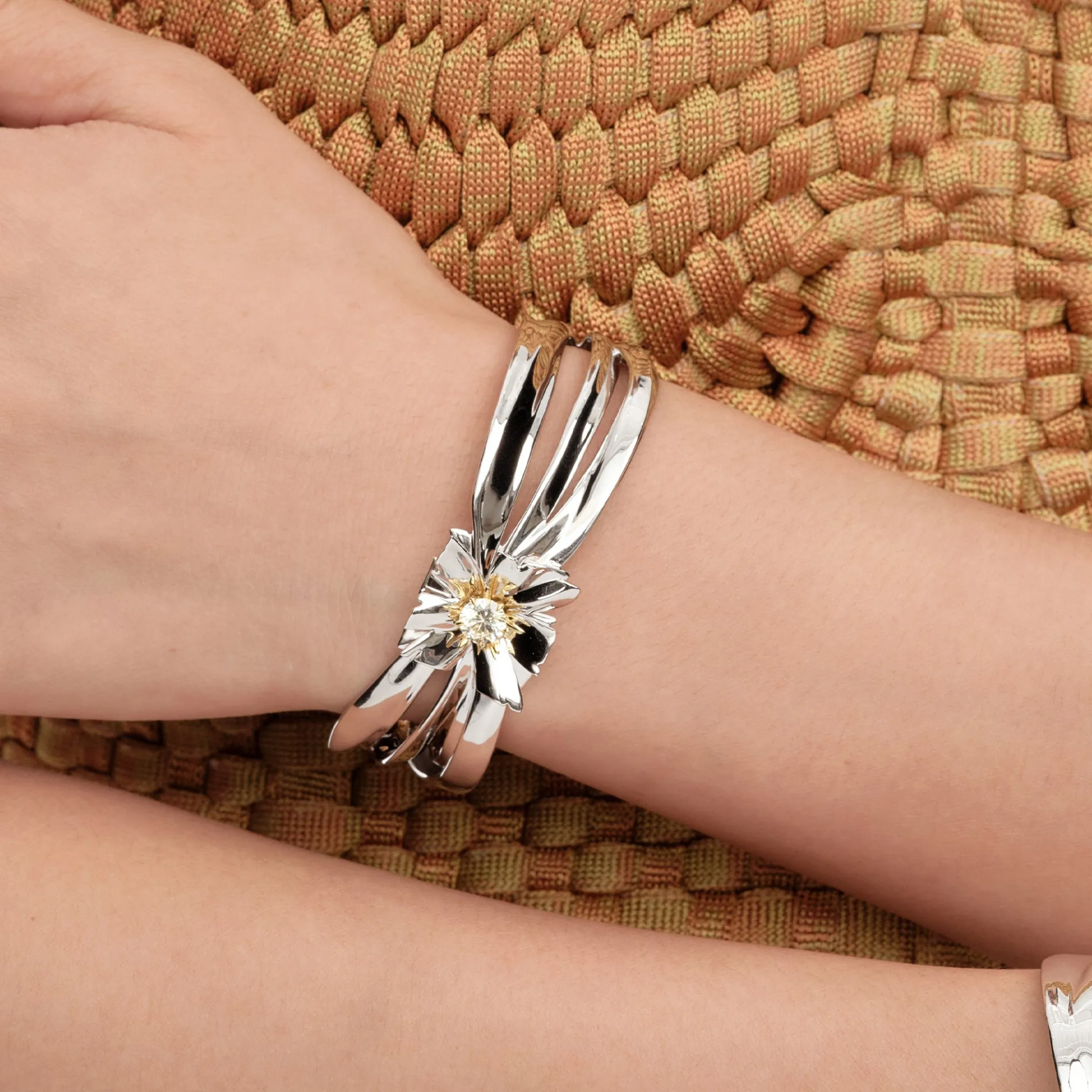 Ripple / Large Square Flower Bracelet