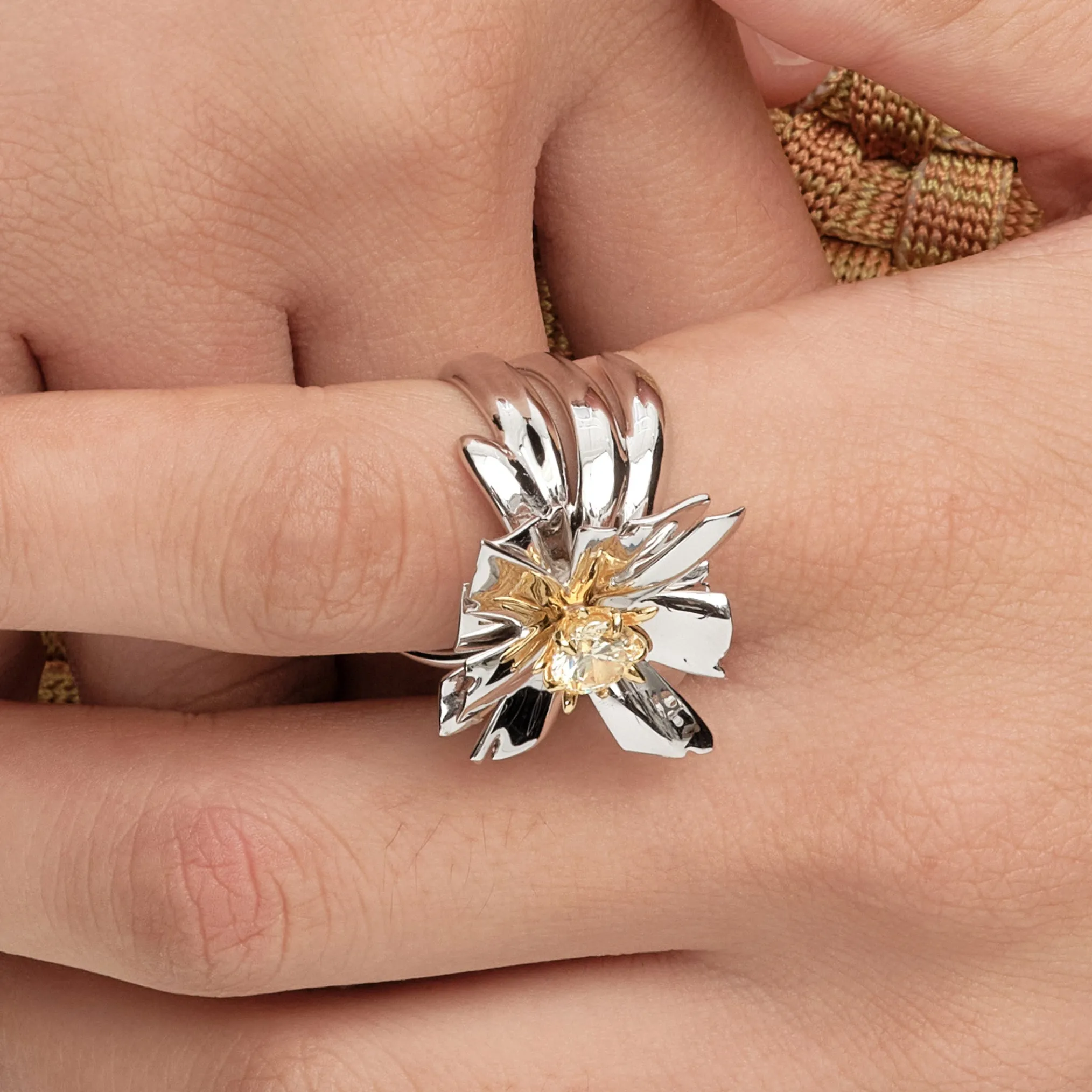 Ripple / Large Square Flower Ring