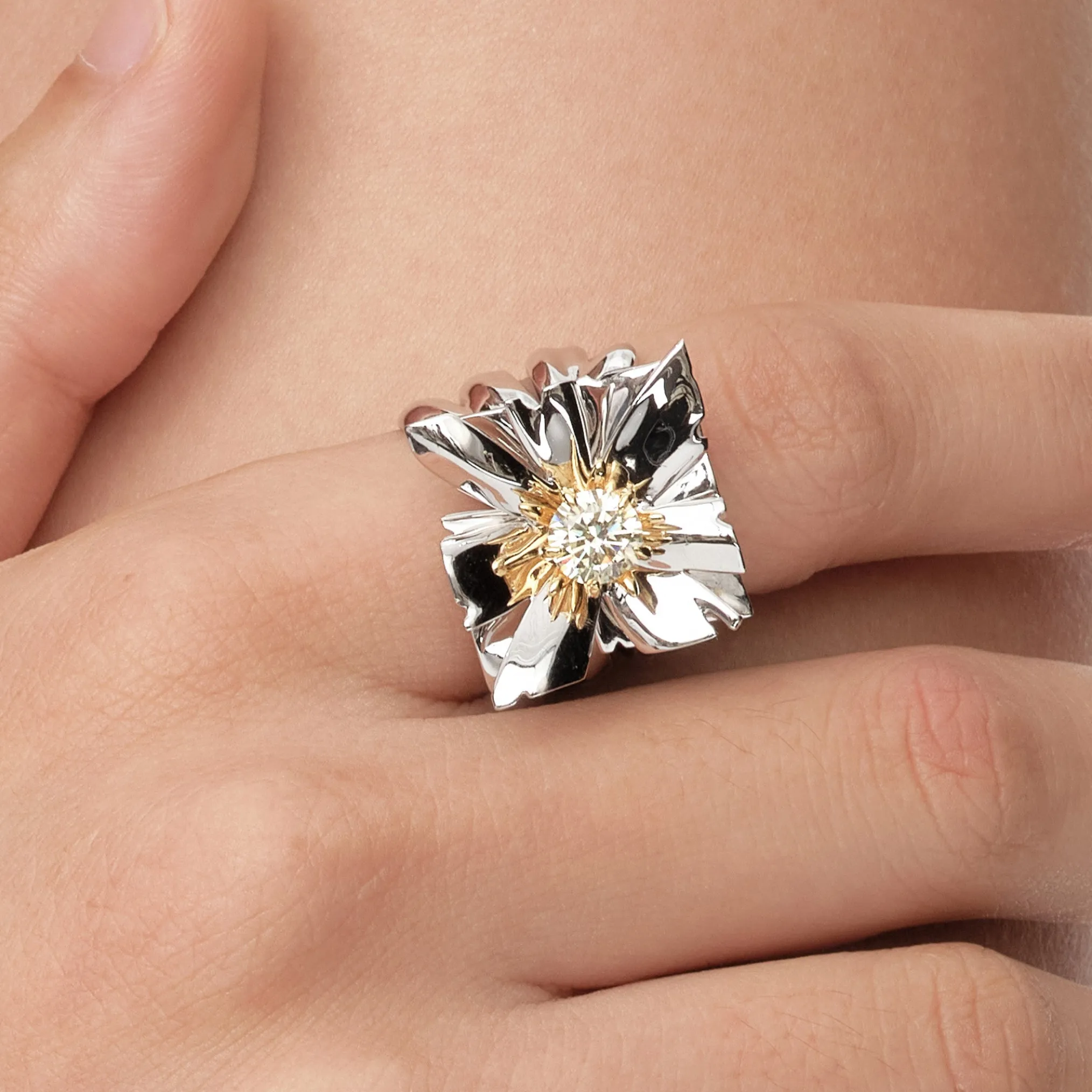 Ripple / Large Square Flower Ring