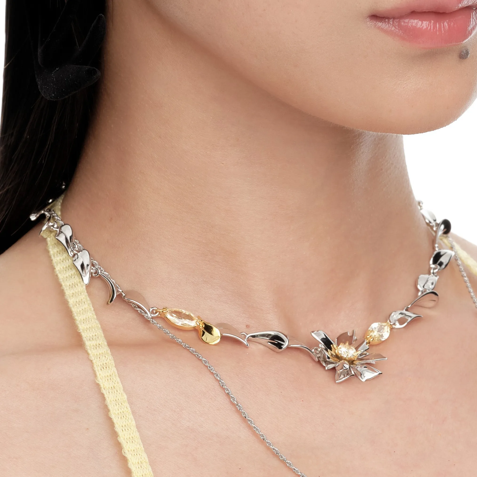 Ripple / Large Square Flower Leaf Chocker