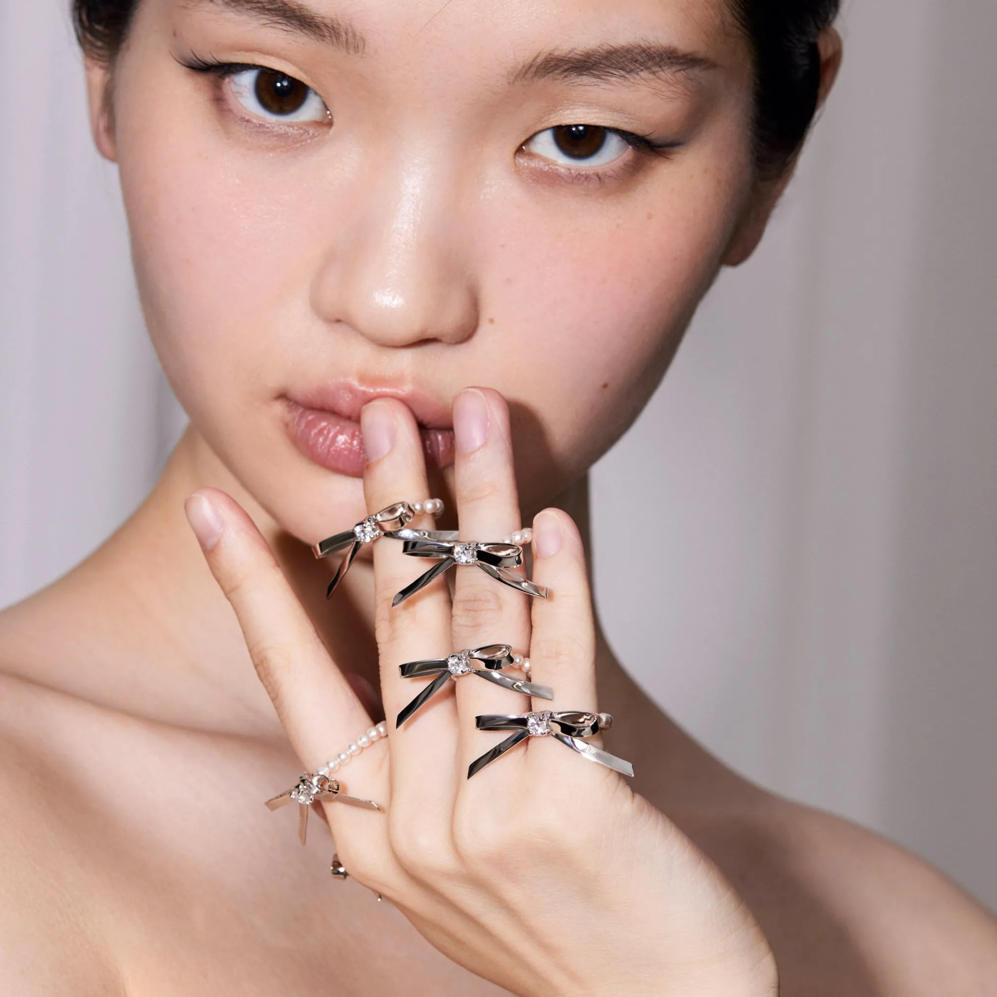 Ripple / Metal Bowknot Pearl Soft Ring