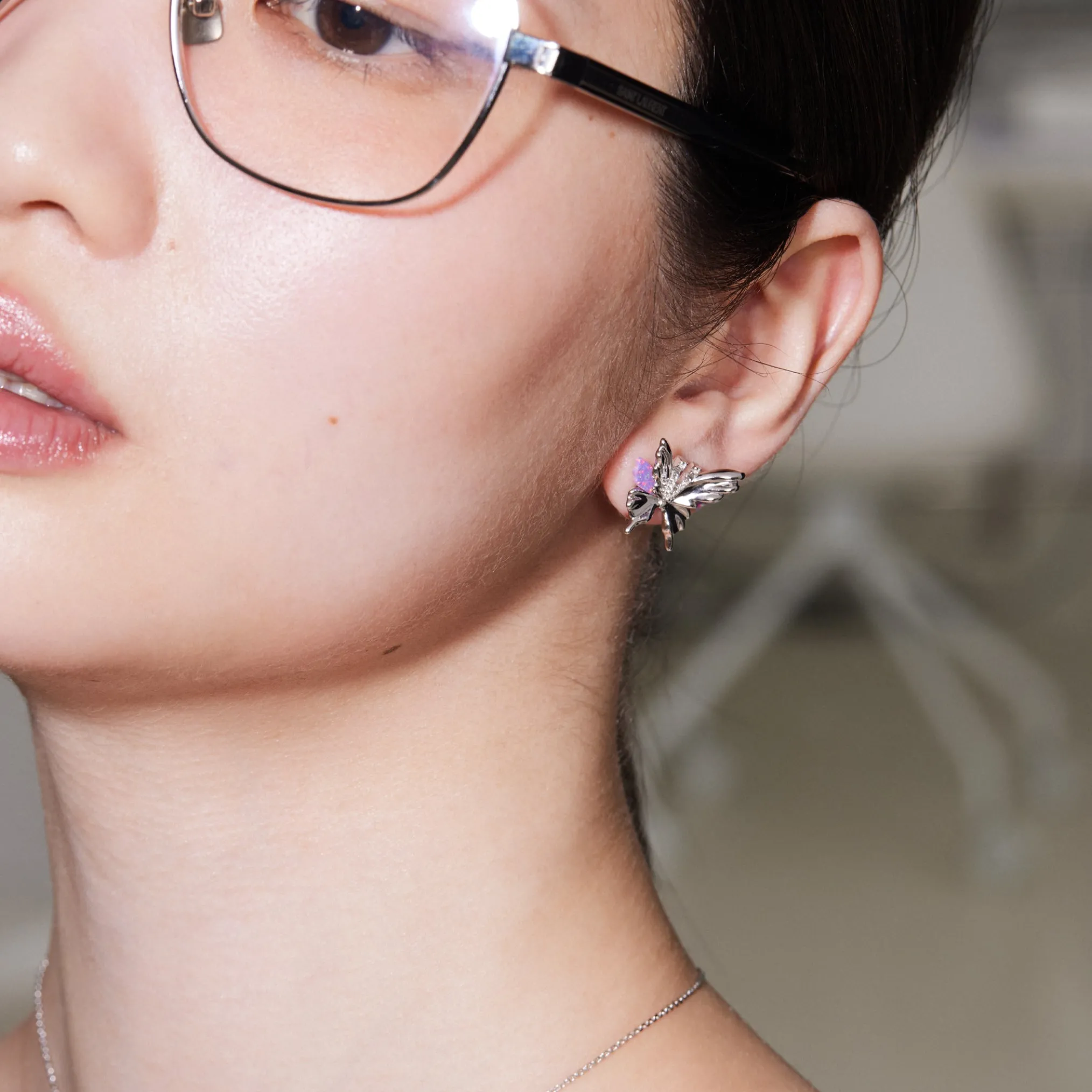 Ripple / Small Shell Butterfly Earring