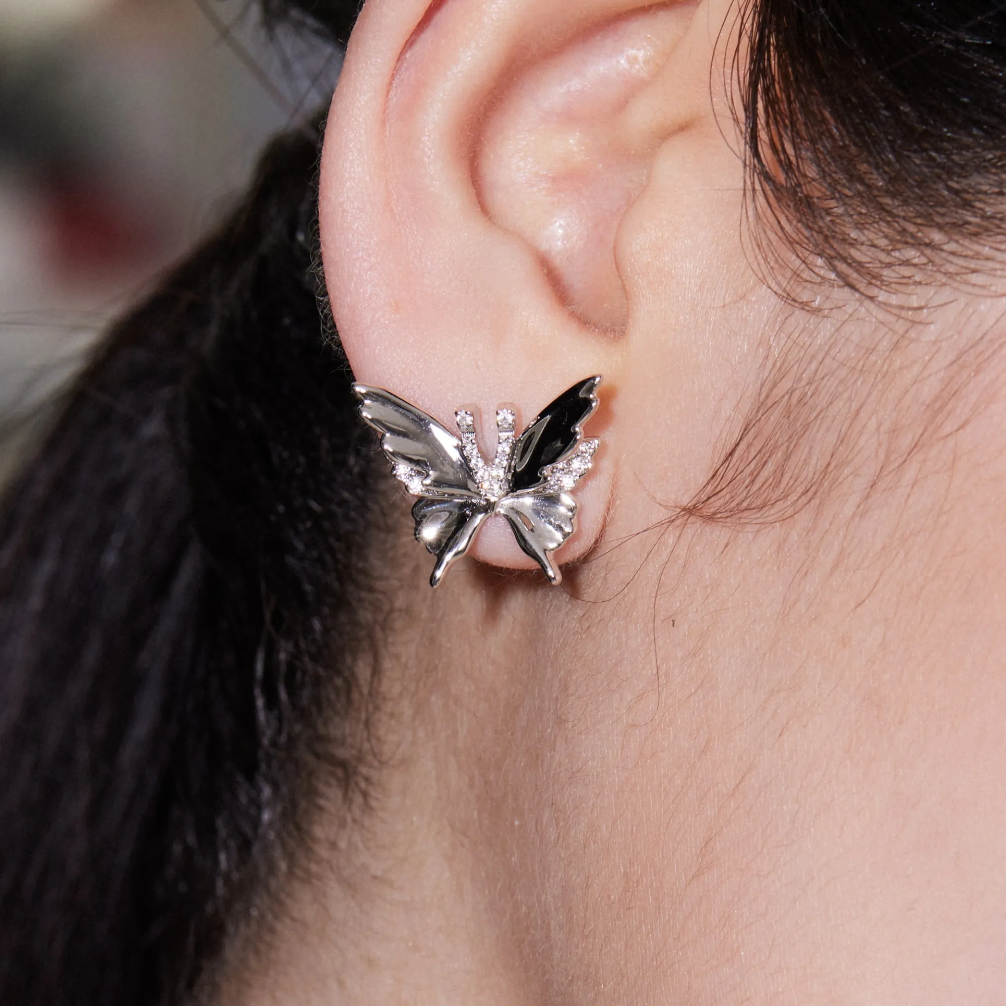 Ripple / Small Shell Butterfly Earring