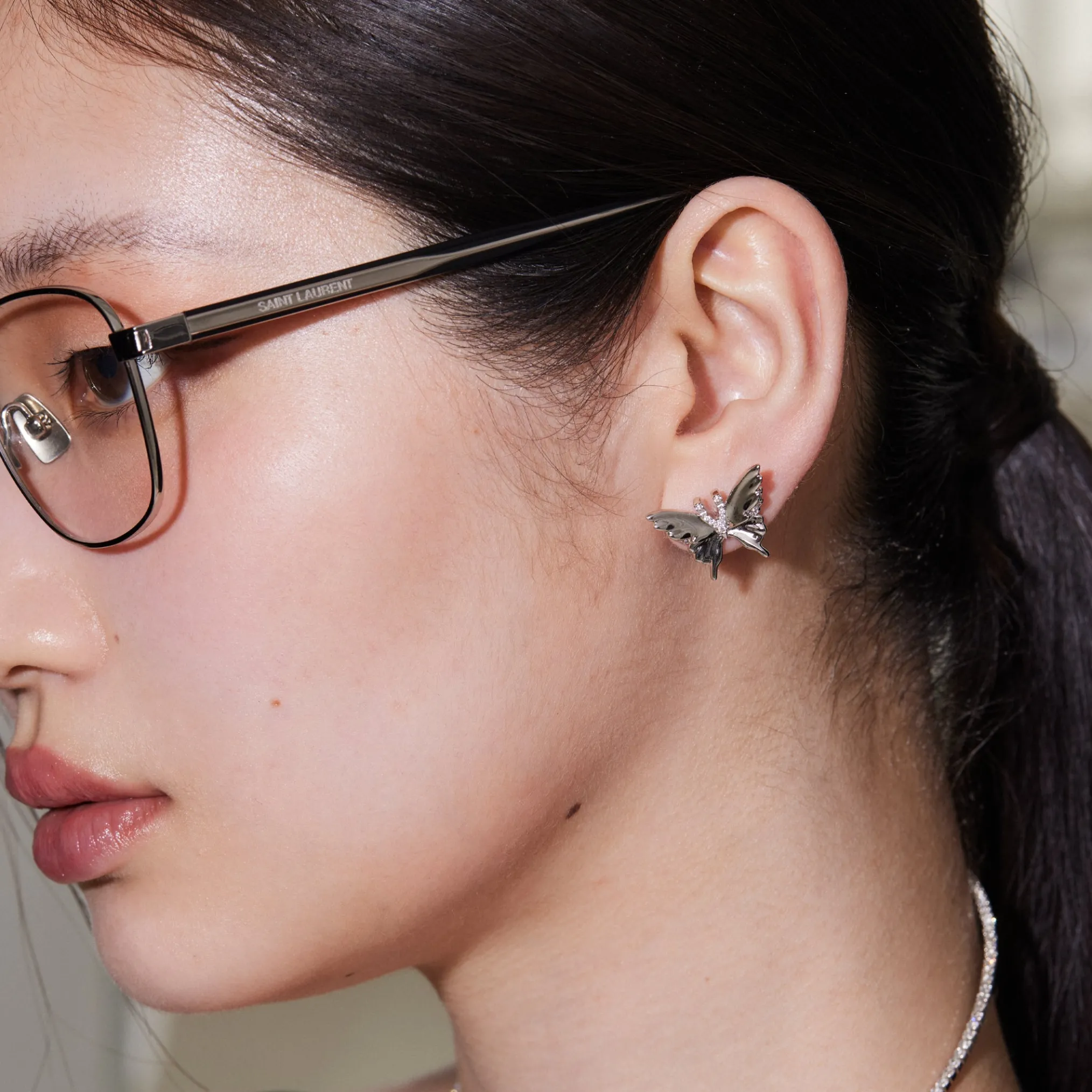 Ripple / Small Shell Butterfly Earring