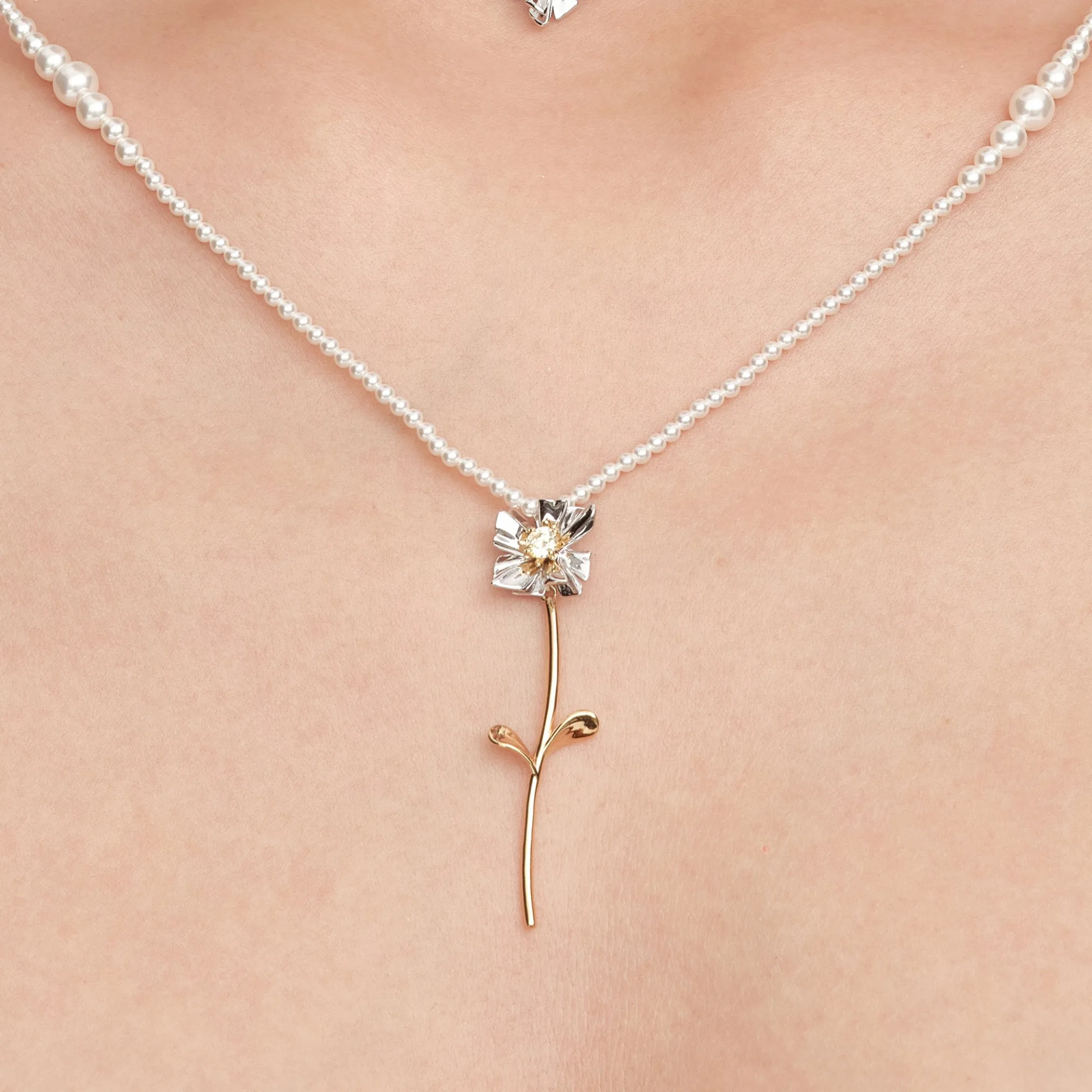 Ripple / Square Flower Pearl Chain Necklace