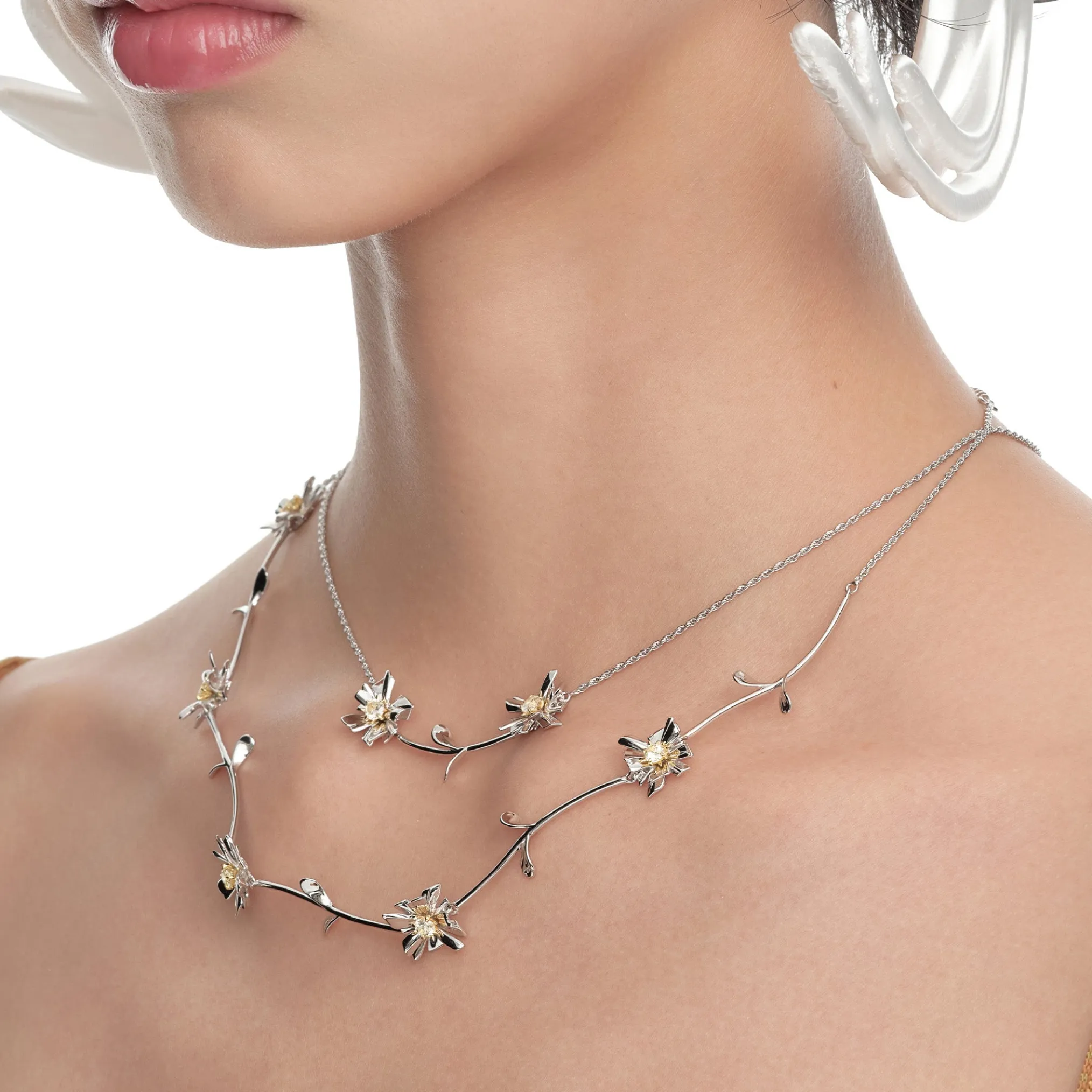 Ripple / Square Flower Branch Pendant Chocker