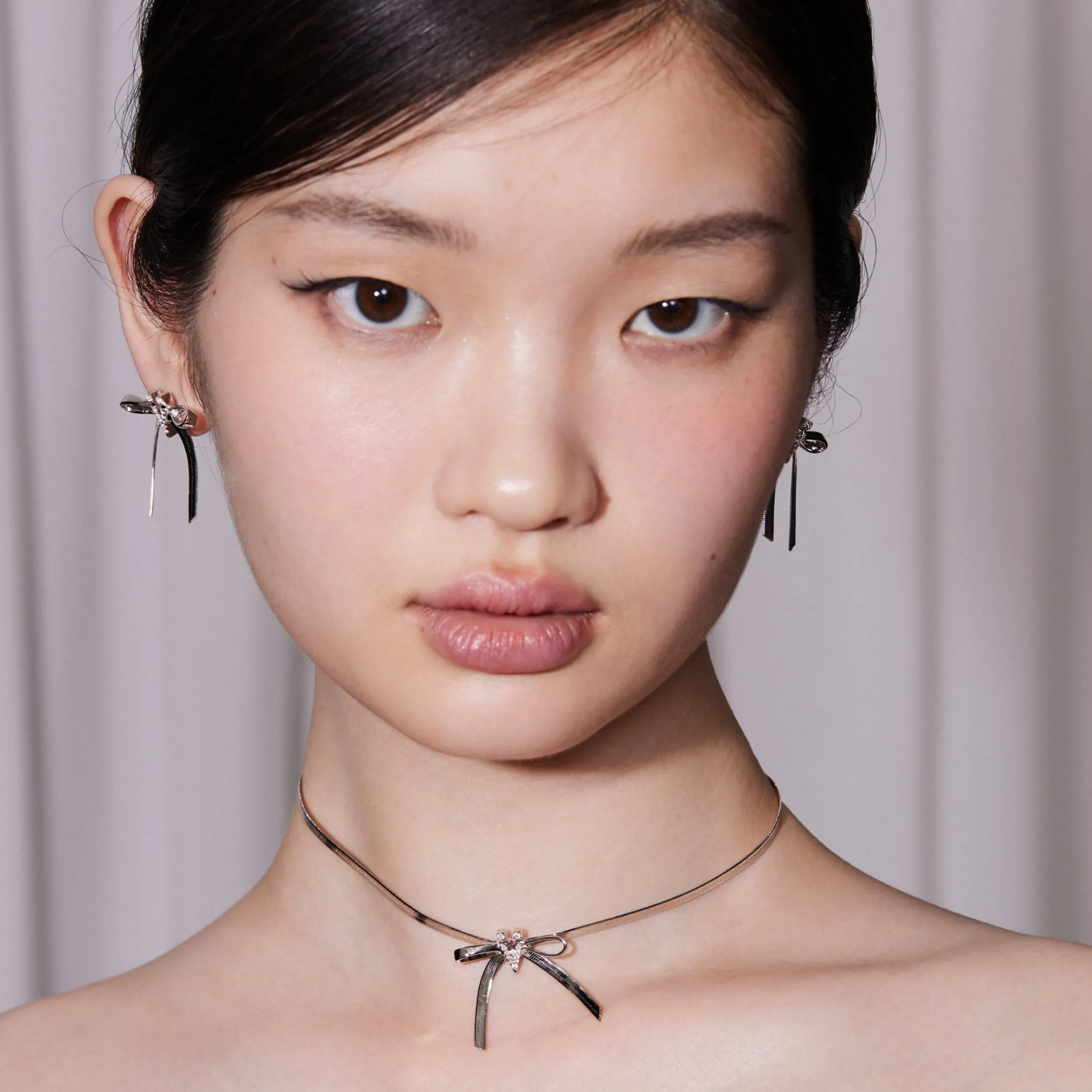 Ripple / V Bowknot Ribbon Soft Necklace