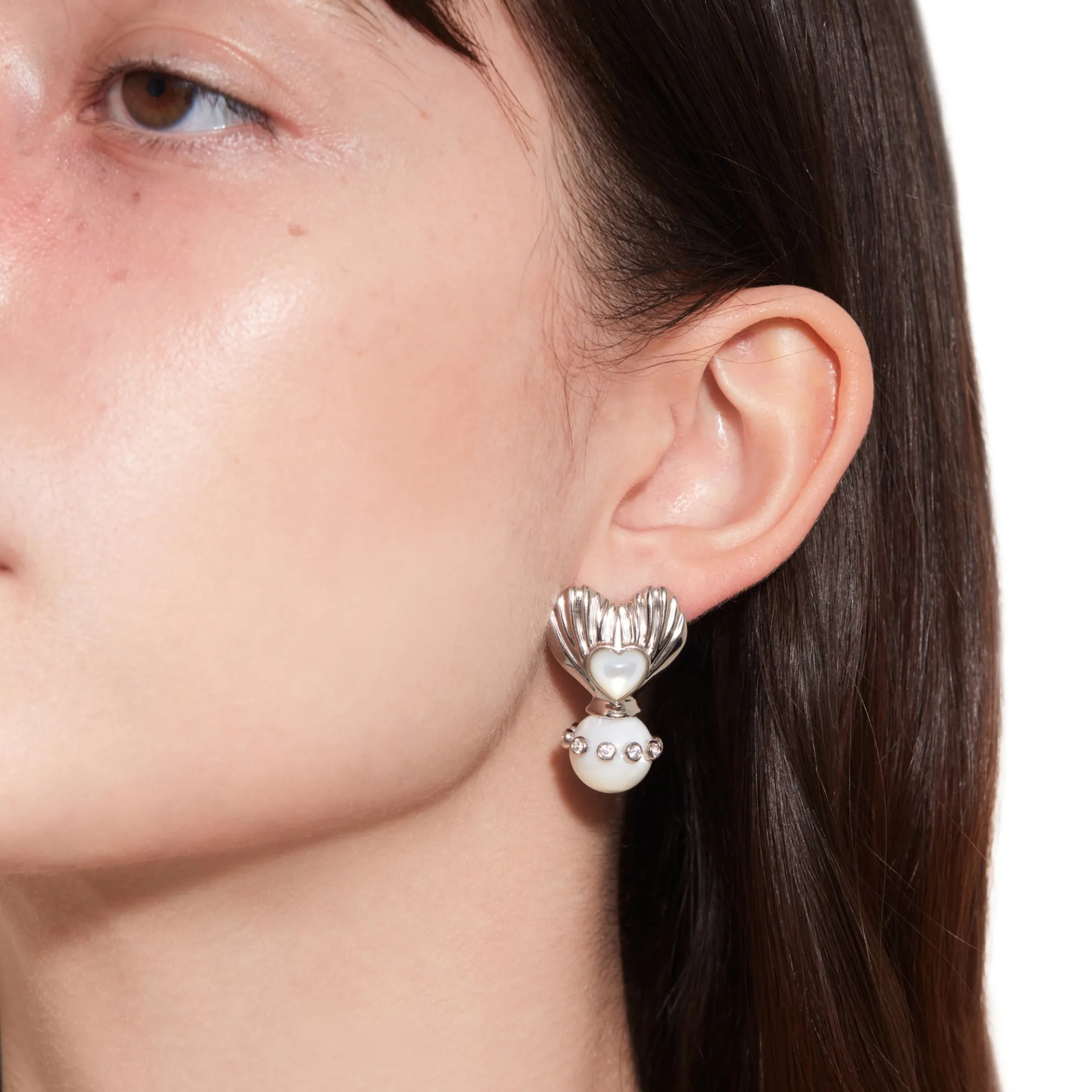 Tasty / Ball Pendant Heart Shell Earring