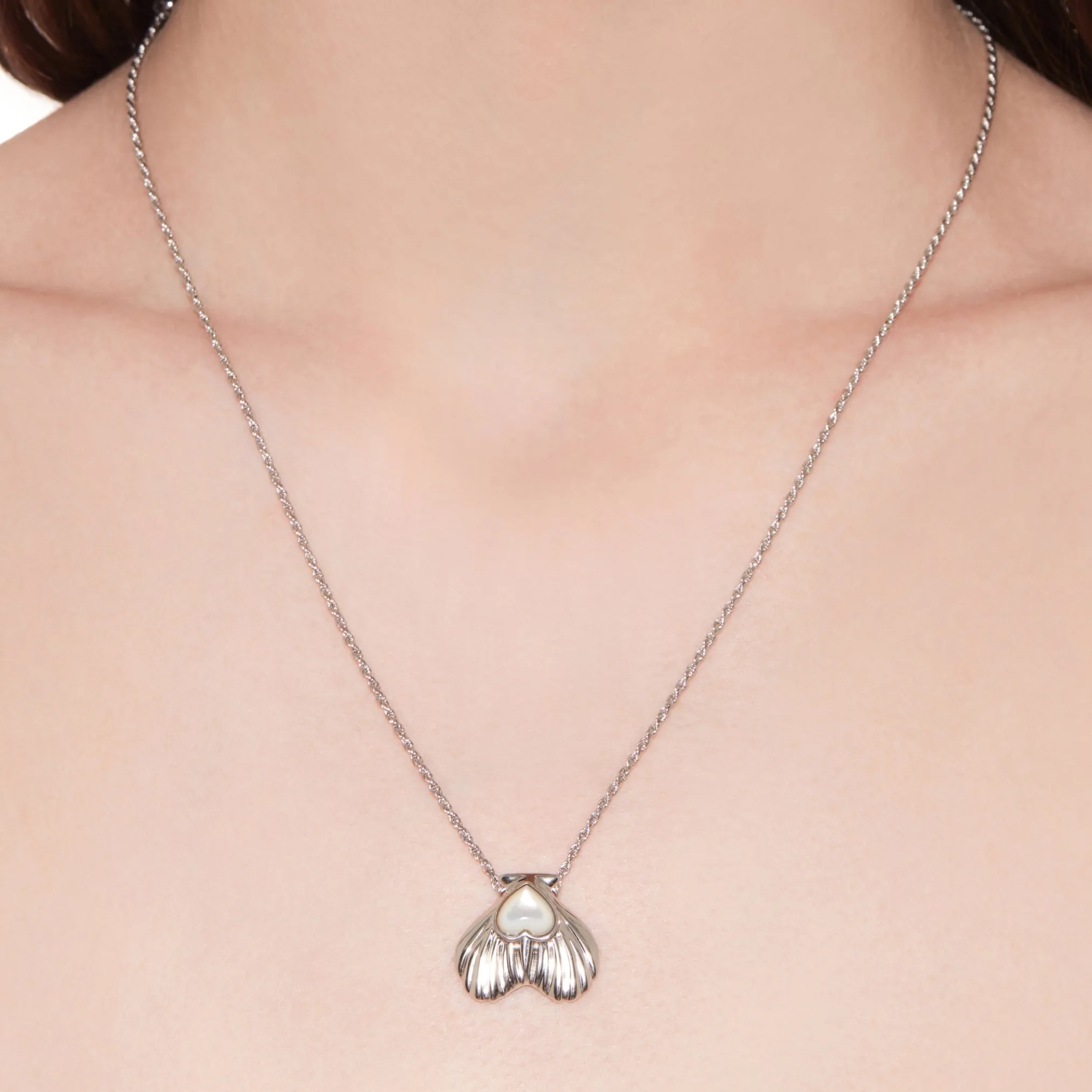 Tasty / Heart Shape Shell Necklace