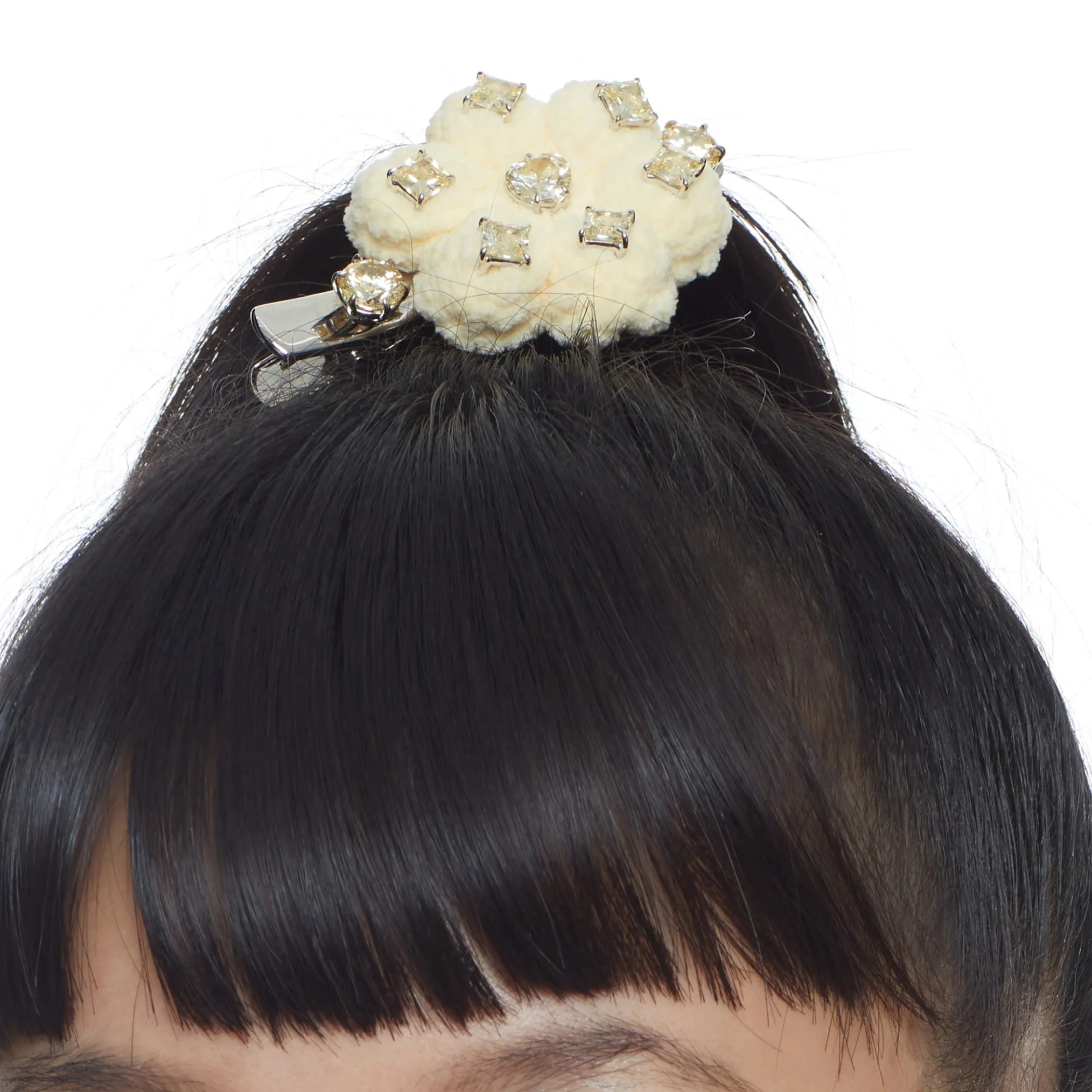 YVMIN X Cacien / Plush Garlic Flower Hair Clip