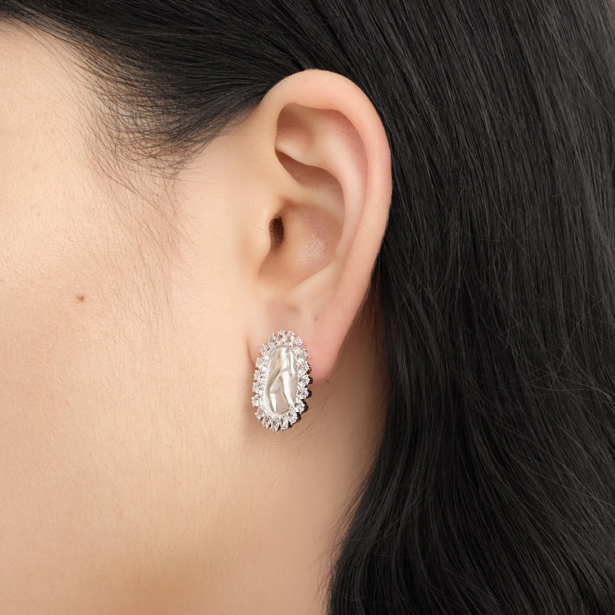 YVMIN X SHUSHUTONG / Basic Shell Sculpture Gemstone Earrings