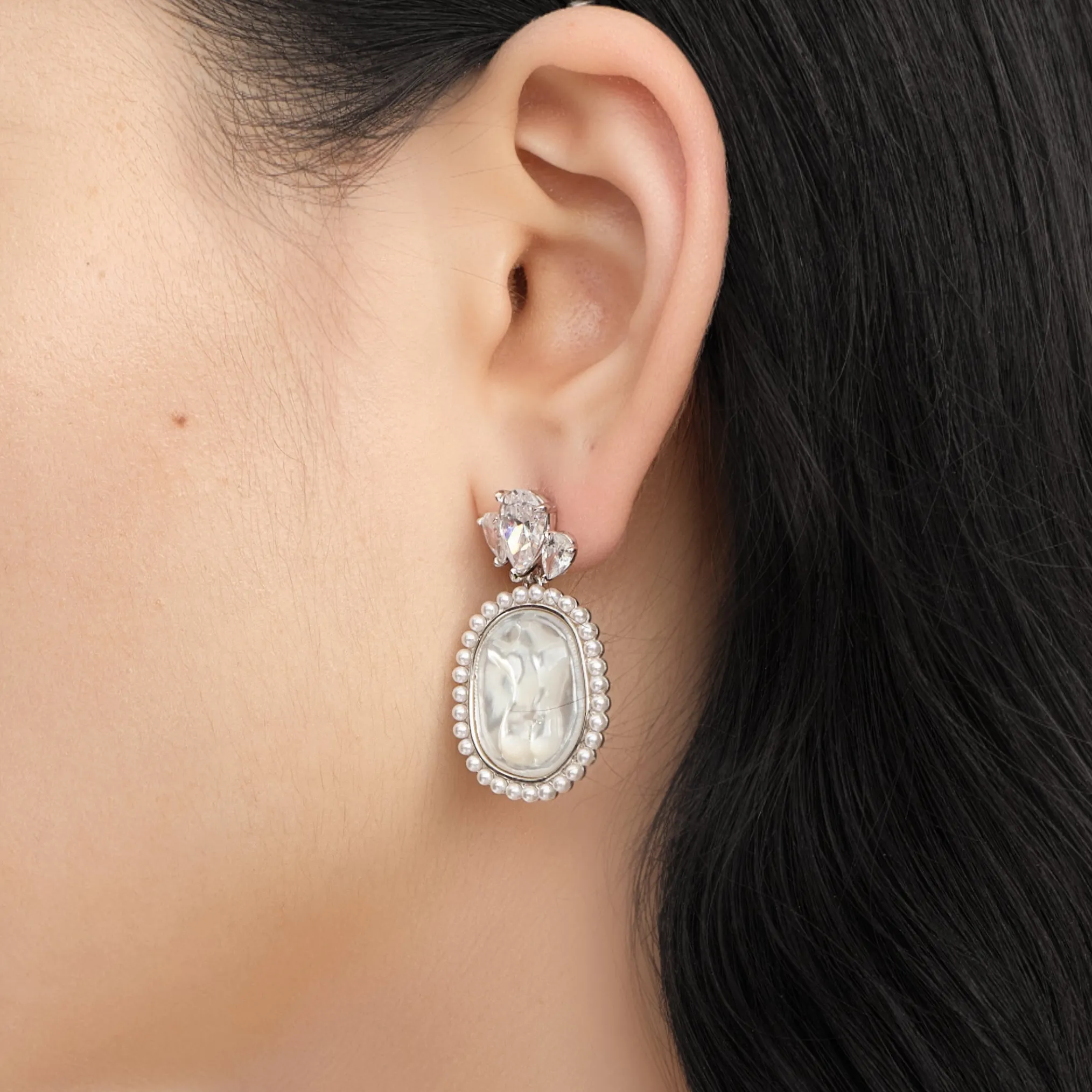 YVMIN X SHUSHUTONG / Shell Sculpture Back Pearl Earrings