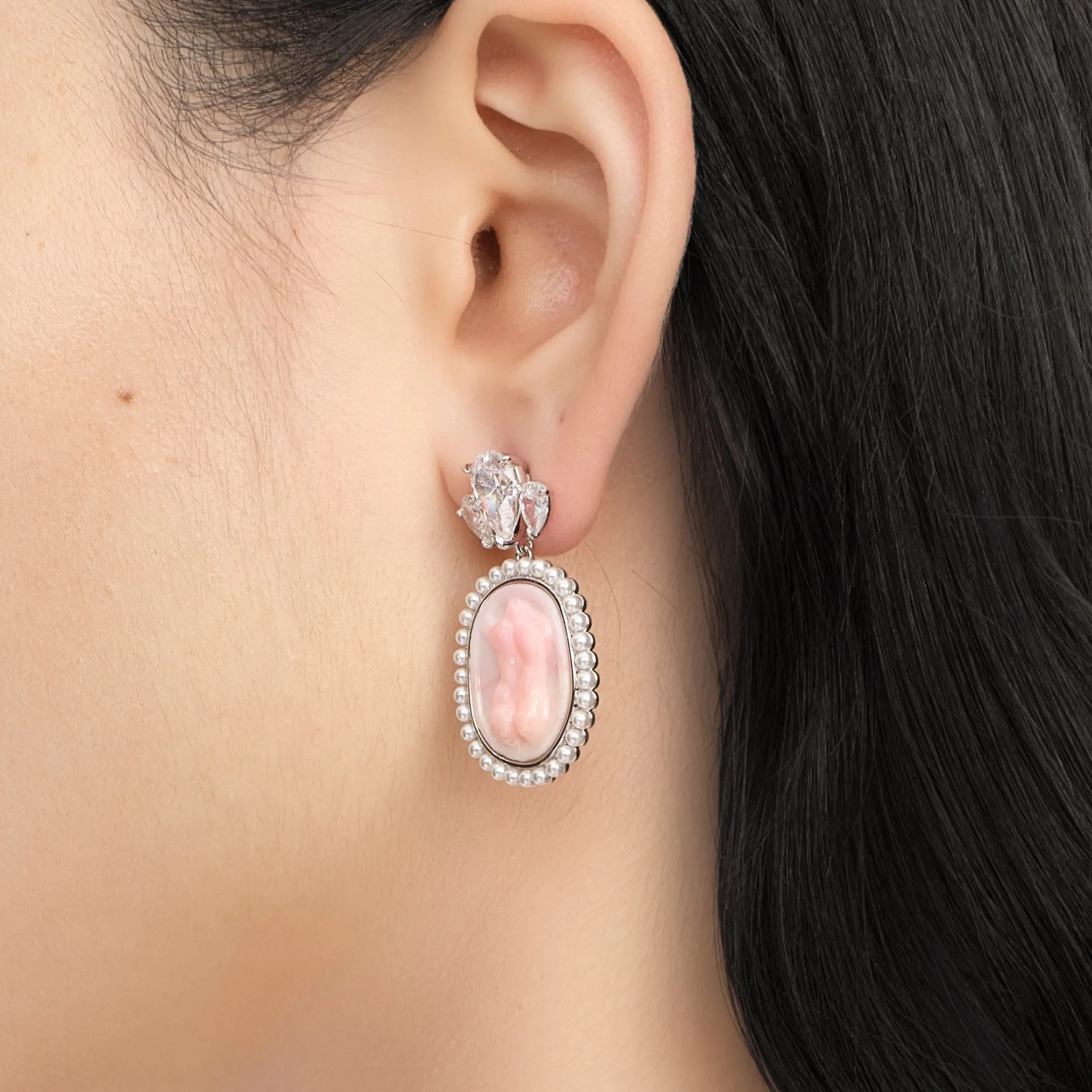 YVMIN X SHUSHUTONG / Shell Sculpture Back Pearl Earrings