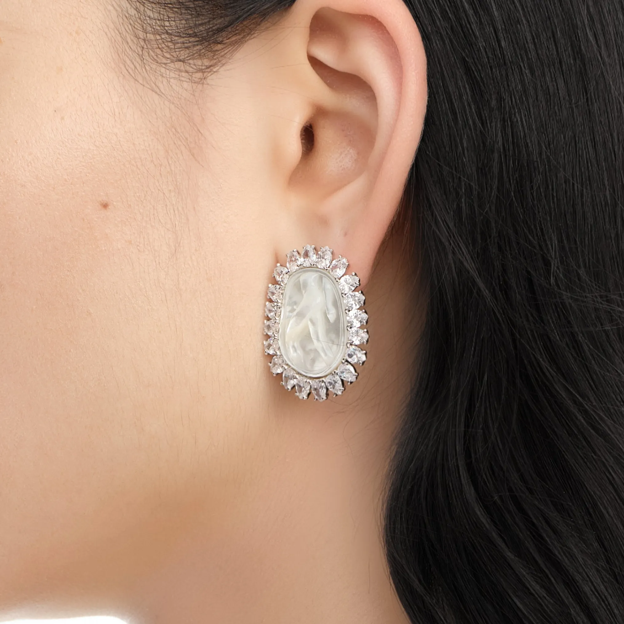 YVMIN X SHUSHUTONG / Shell Sculpture Gemstone Earrings