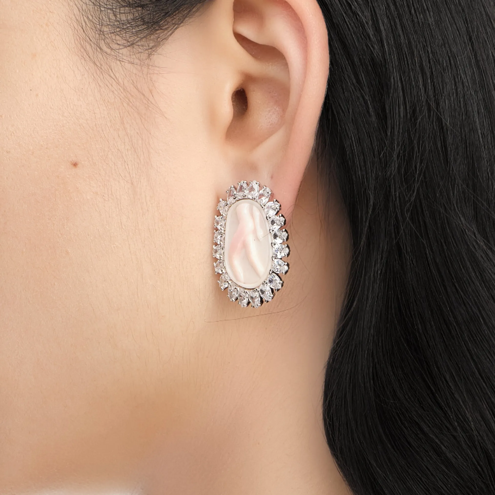 YVMIN X SHUSHUTONG / Shell Sculpture Gemstone Earrings