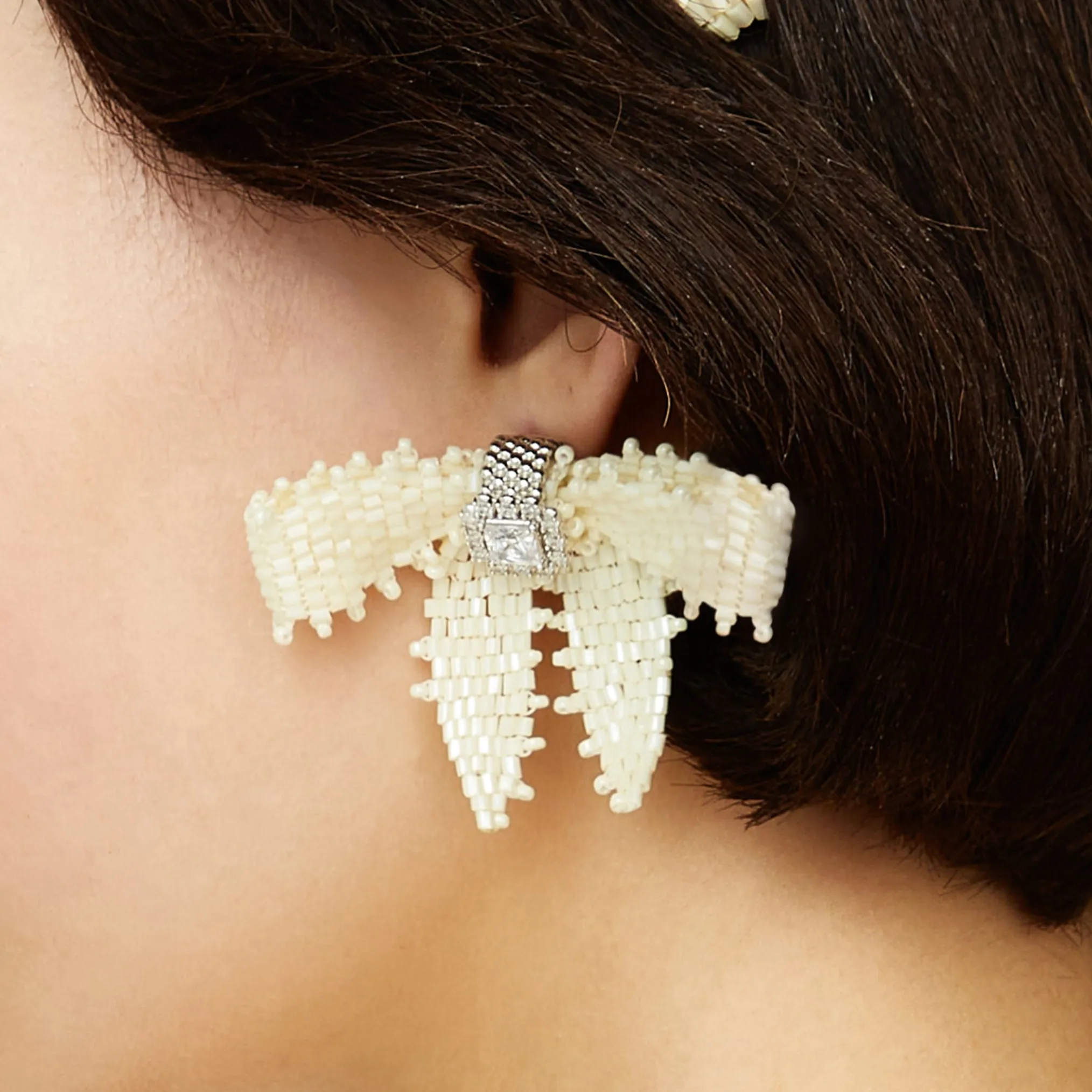 YVMIN X SHUSHUTONG / Square Gemstone Braided Bow Earring