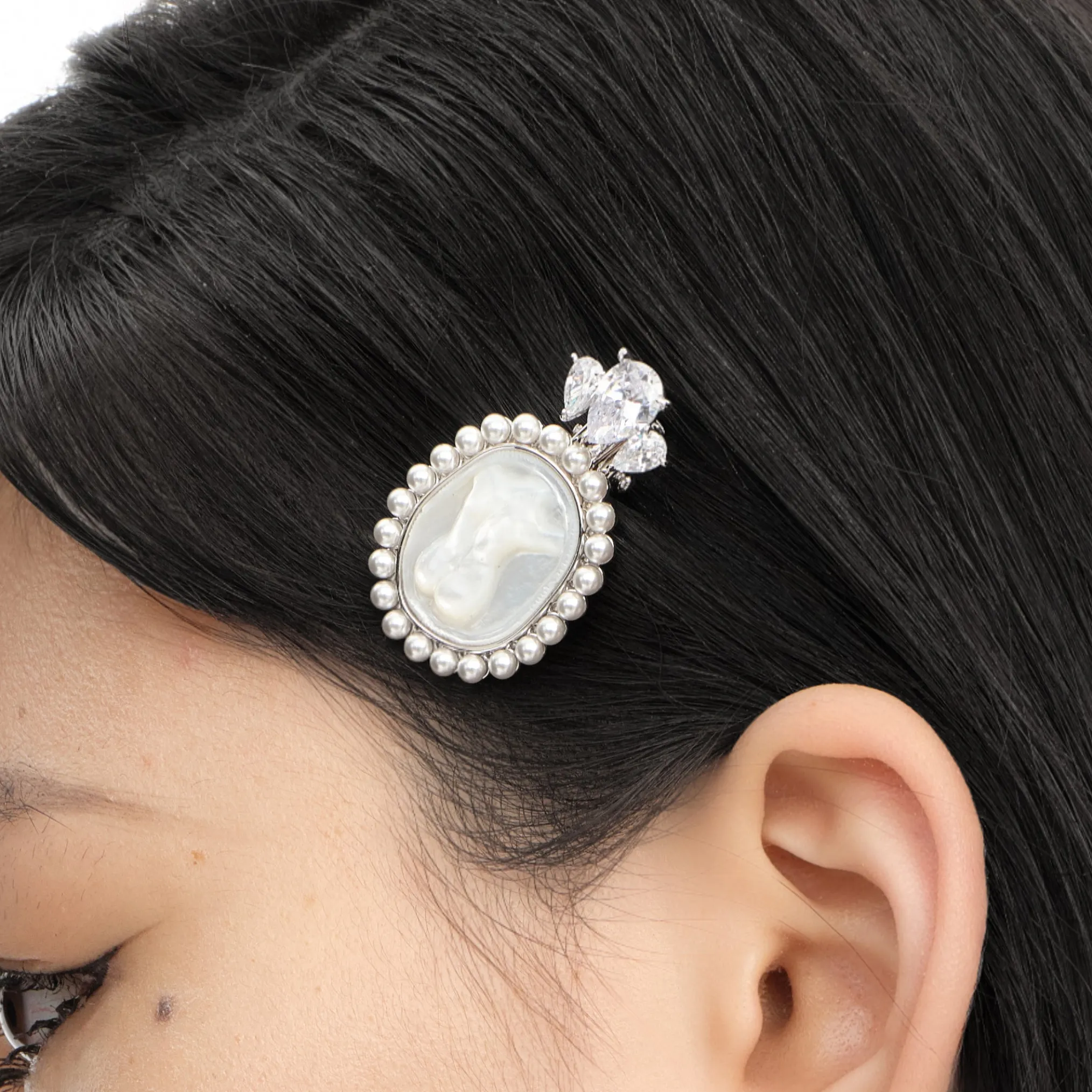 YVMIN X SHUSHUTONG / Shell Sculpture Back Pearl Hair Pin