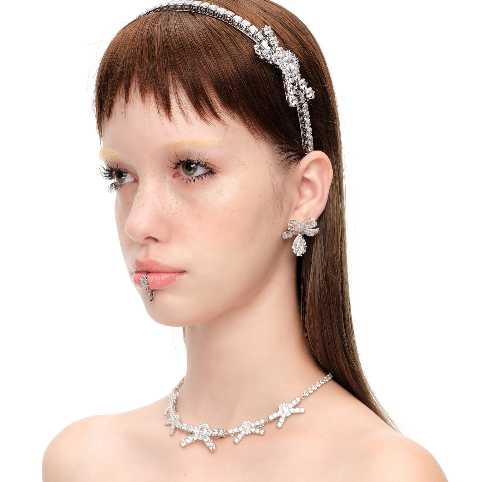 YVMIN X SHUSHUTONG / Soft Gemstone Bow Earrings